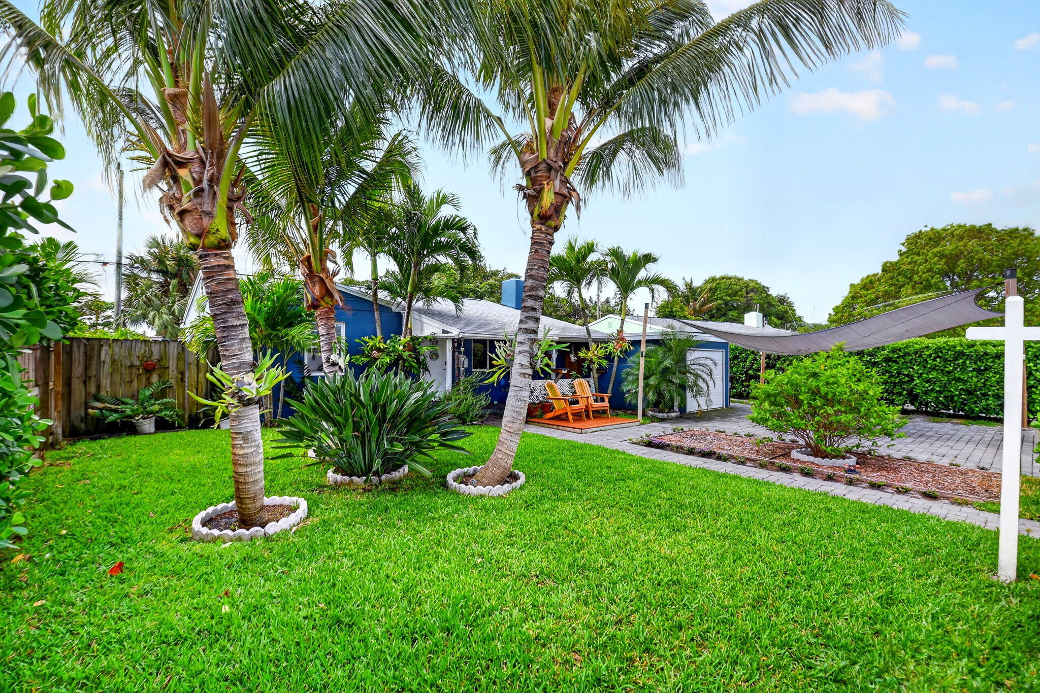 View details of listing 1010 Churchill Circle S, West Palm Beach, FL 33405 West Palm Beach with MLS# 