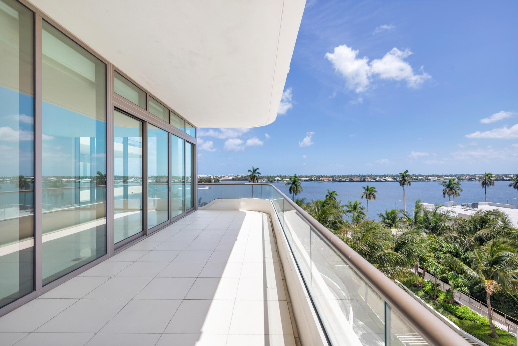View details of listing 200 Arkona Court 504, West Palm Beach, FL 33401 West Palm Beach with MLS# 