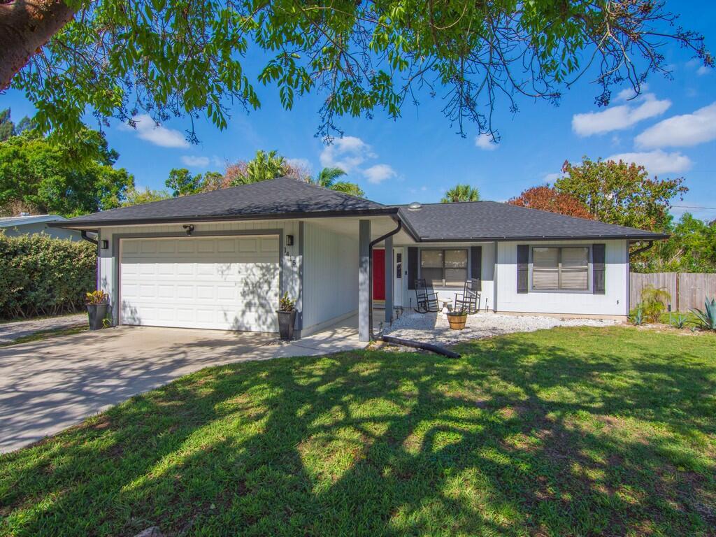 View details of listing 1415 34th Avenue, Vero Beach, FL 32960 Vero Beach with MLS# 