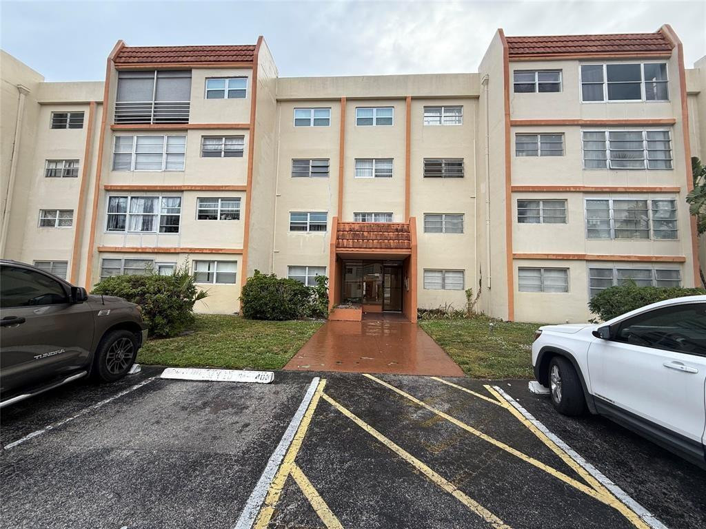 View details of listing 2501 NW 41st Avenue 401, Lauderhill, FL 33313 Lauderhill with MLS# 