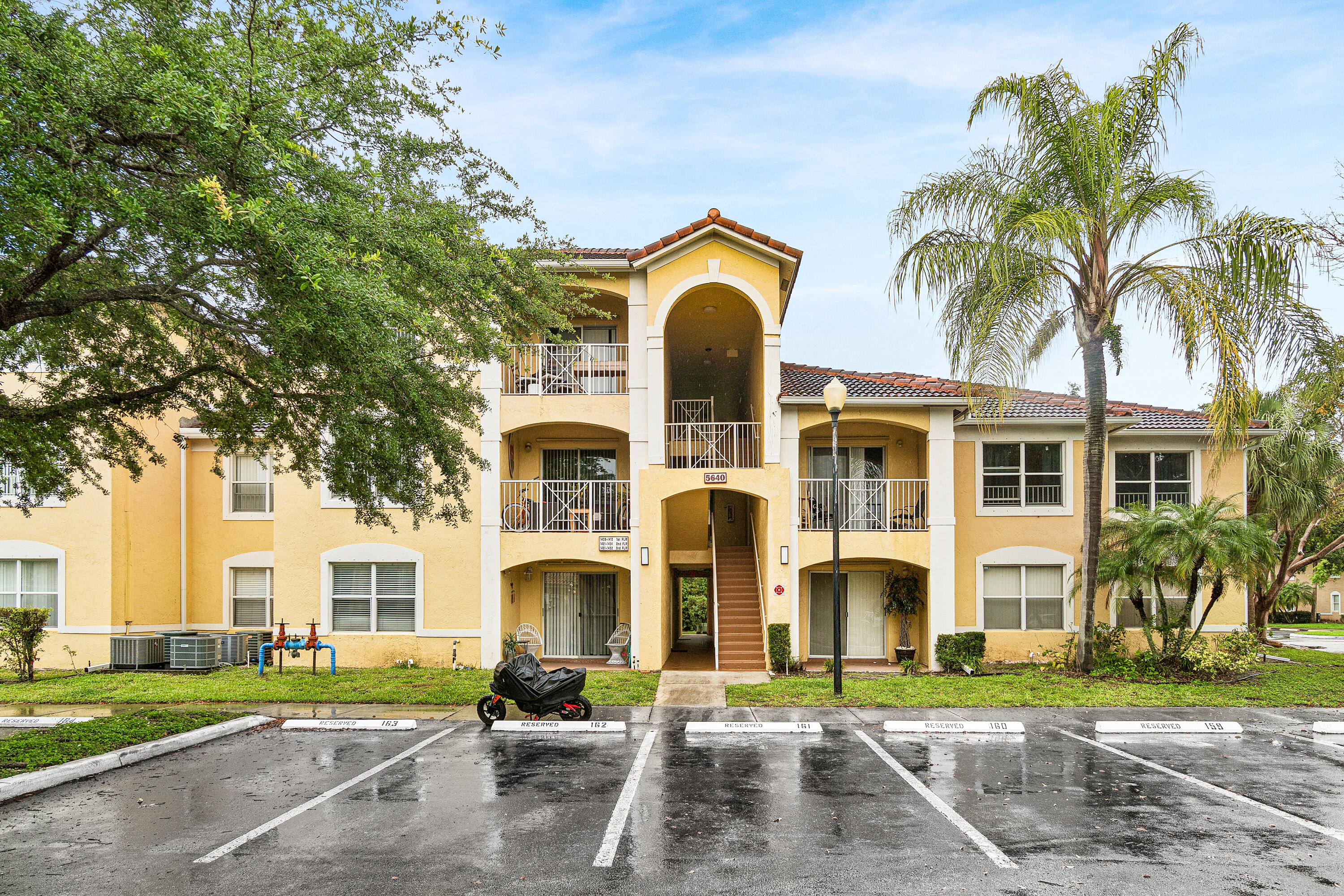 View details of listing 5640 NW 61st Street NW 1411, Coconut Creek, FL 33073 Coconut Creek with MLS# 