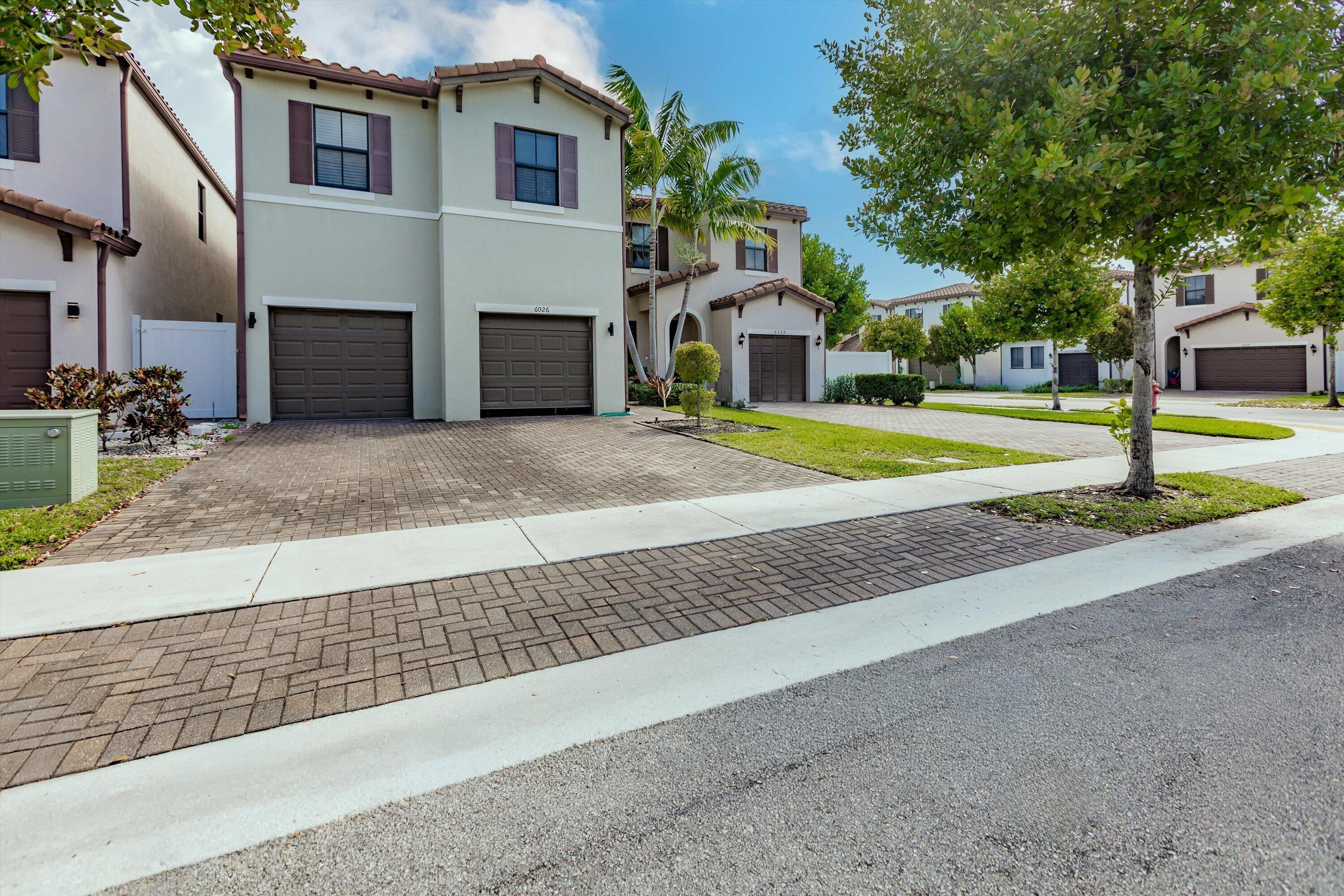 View details of listing 6026 Pine Tree Way 6026, Riviera Beach, FL 33410 Riviera Beach with MLS# 