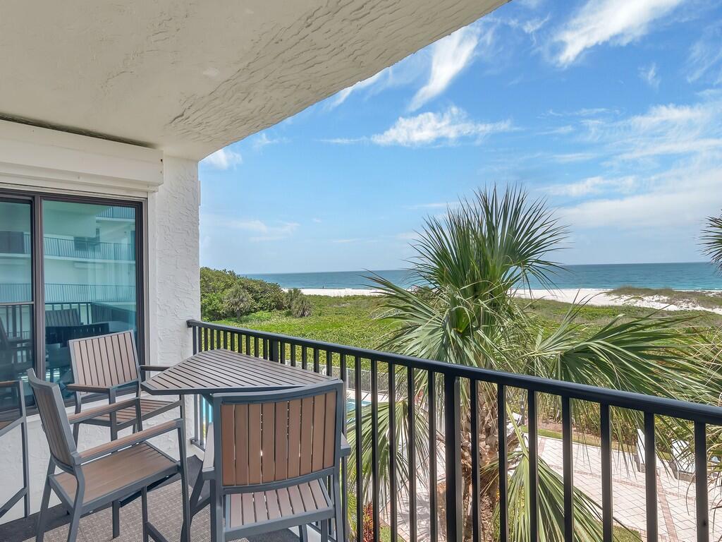 View details of listing 1700 Ocean Drive 306, Vero Beach, FL 32963 Vero Beach with MLS# 
