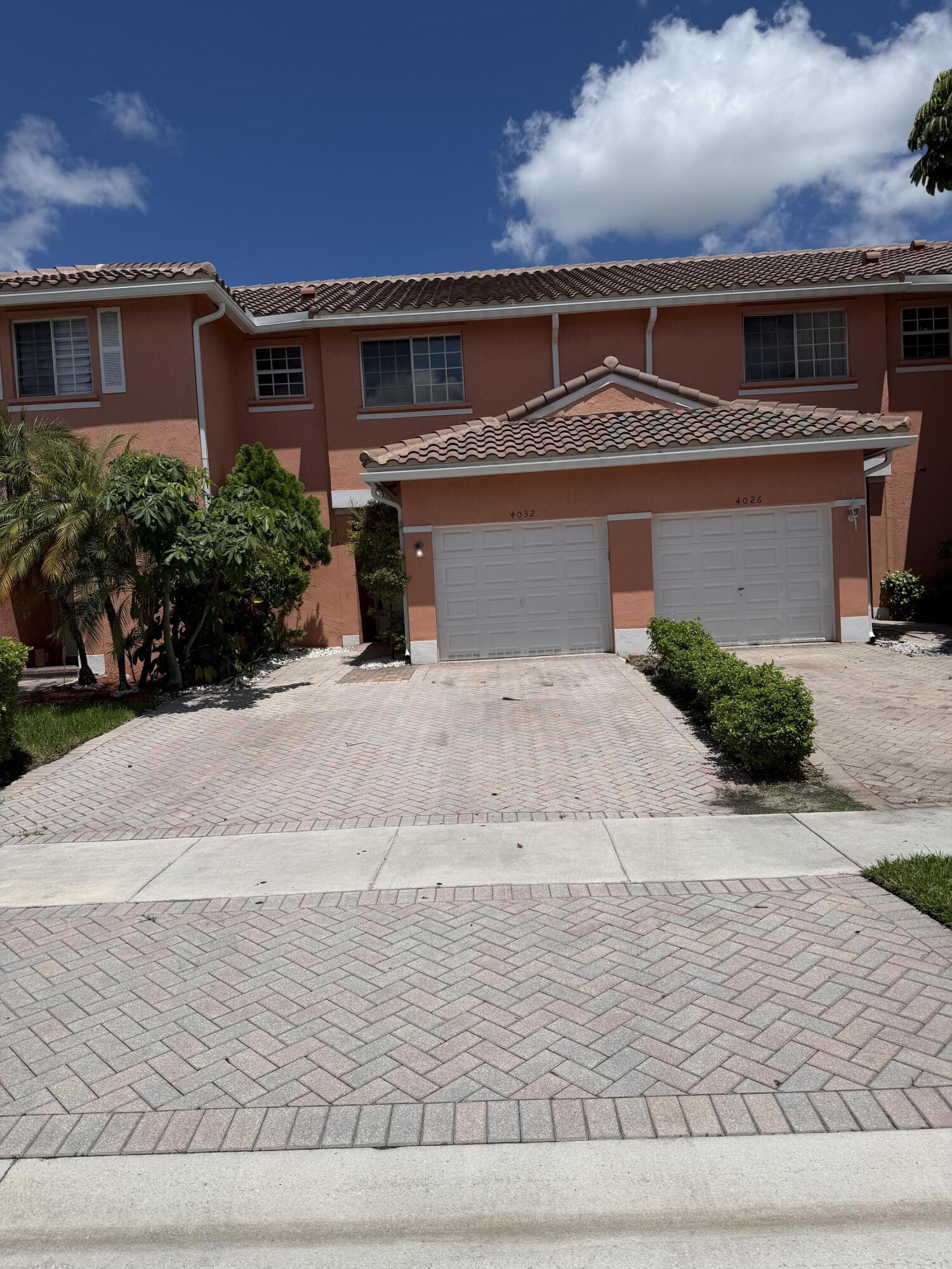 View details of listing 4032 NW 92nd Avenue 4032, Sunrise, FL 33351 Sunrise with MLS# 
