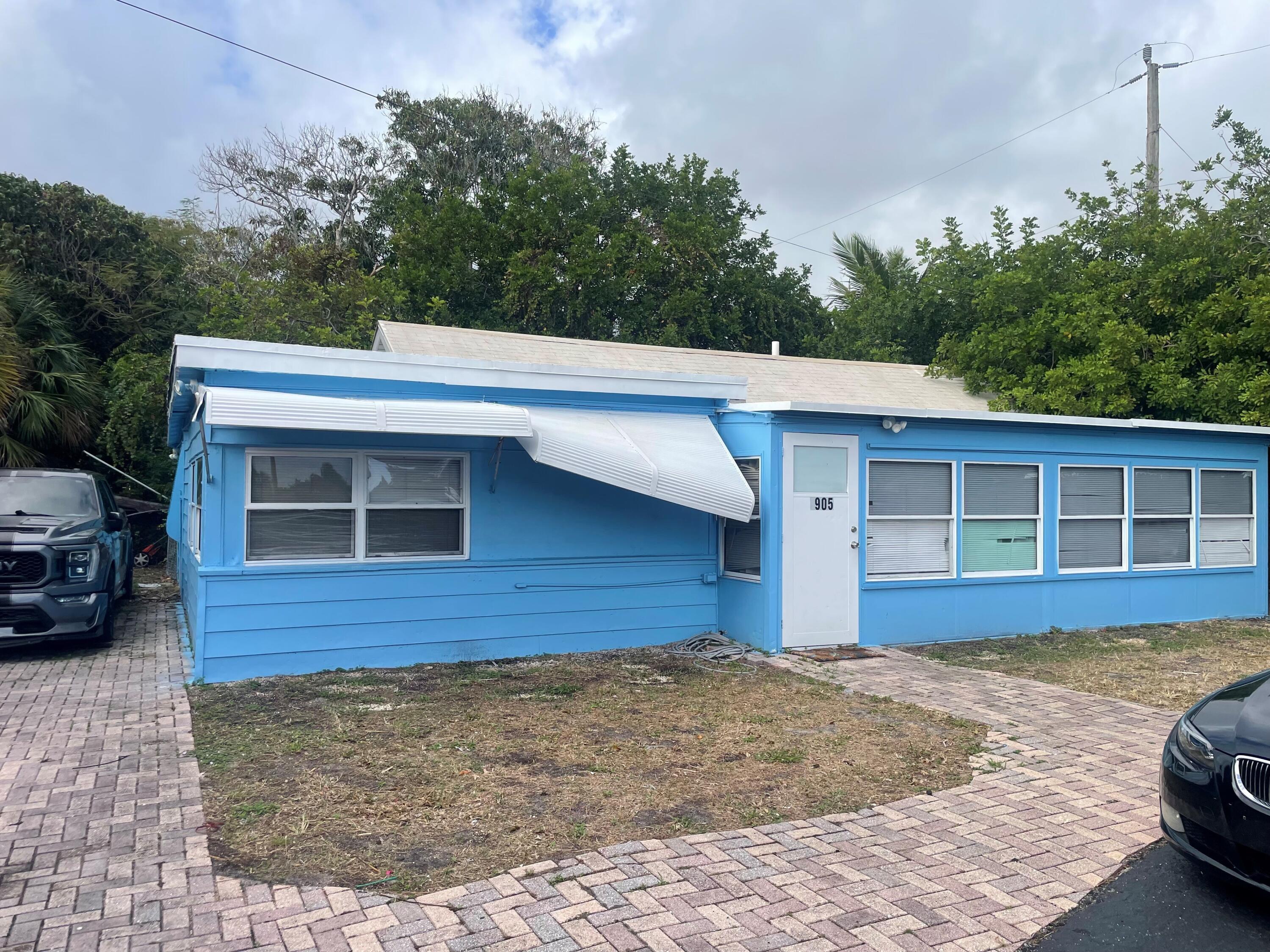 View details of listing 1905 Florida Street, Lake Worth Beach, FL 33460 Lake Worth Beach with MLS# 