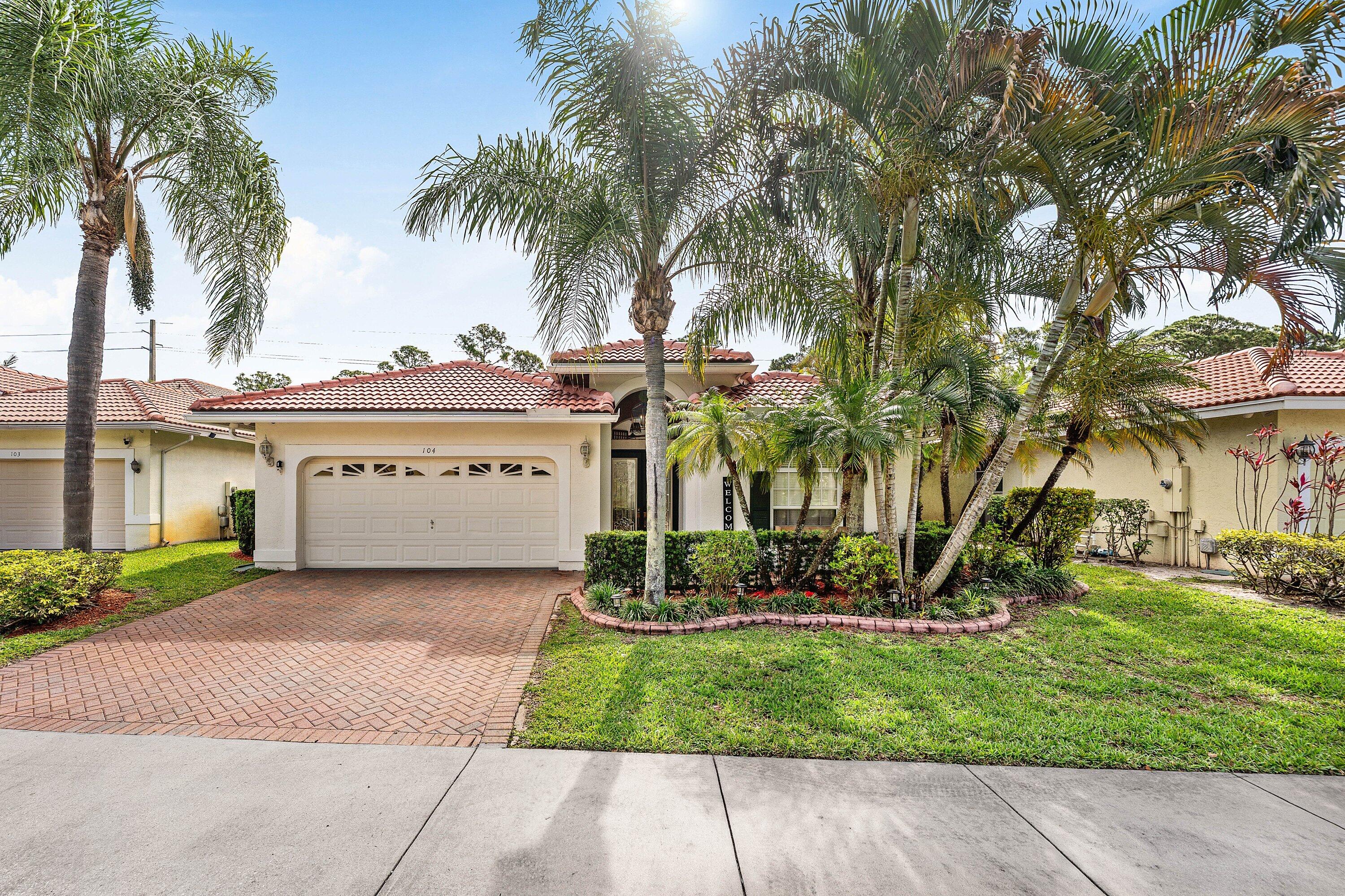 View details of listing 104 Hidden Hollow, Palm Beach Gardens, FL 33418 Palm Beach Gardens with MLS#