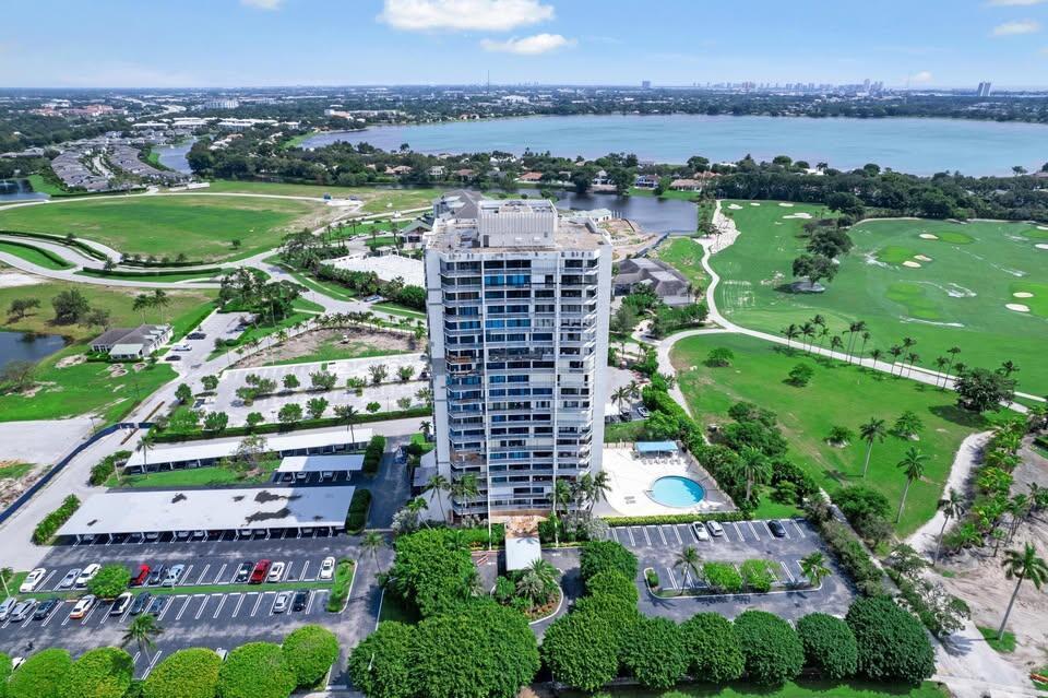 View details of listing 2400 Presidential Way 1206, West Palm Beach, FL 33401 West Palm Beach with MLS#