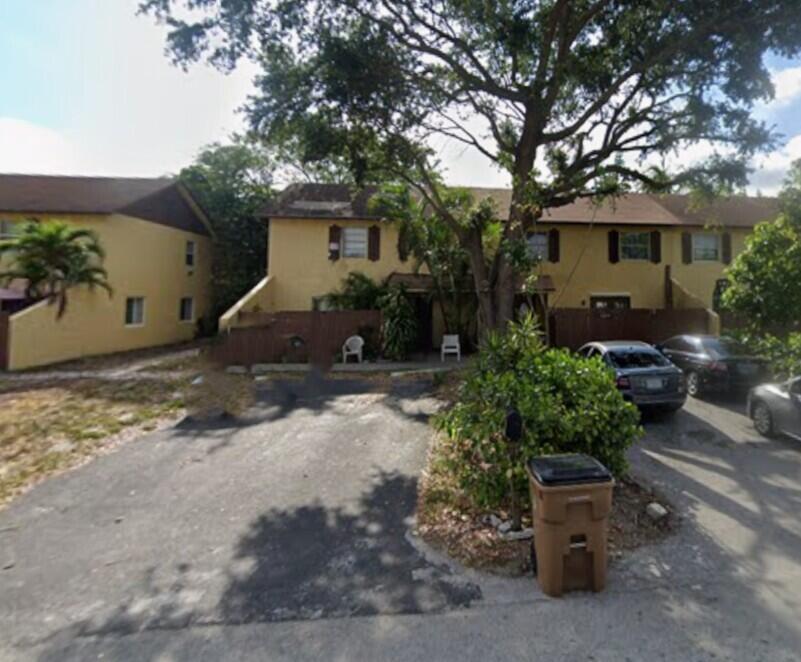 View details of listing 4346 NW 4th Avenue, Deerfield Beach, FL 33064 Deerfield Beach with MLS#