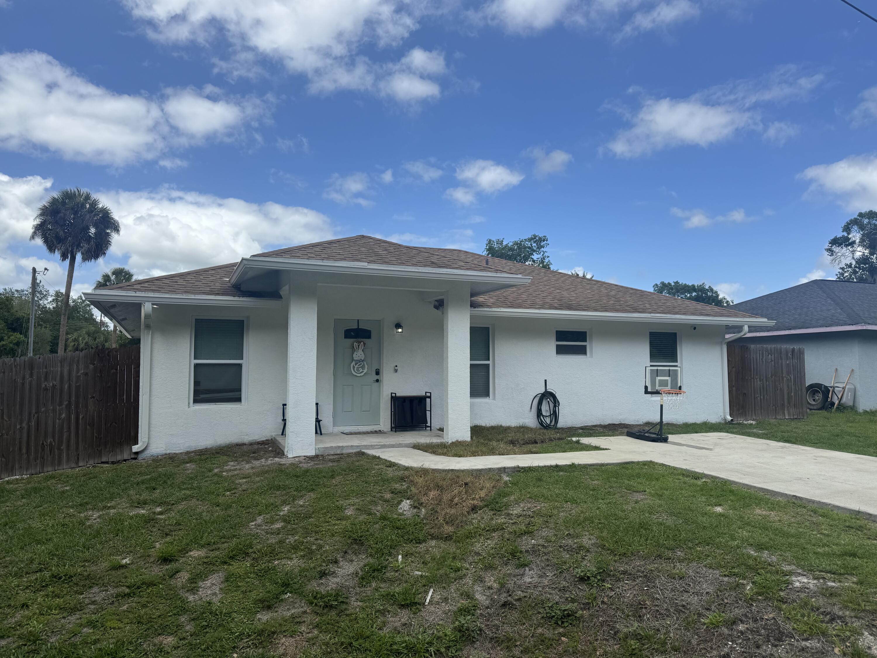 View details of listing 1691 SW 11th Street, Okeechobee, FL 34974 Okeechobee with MLS#