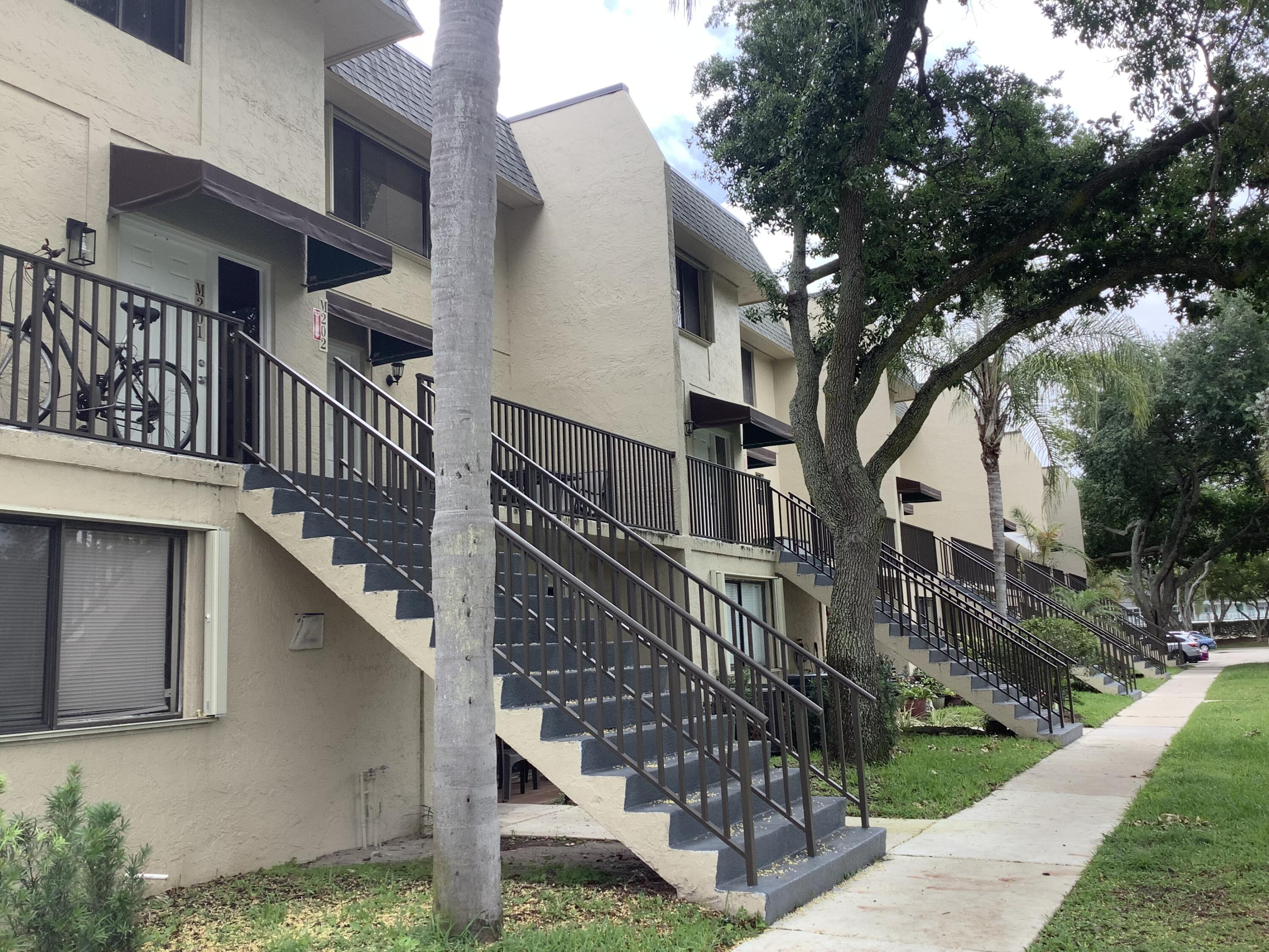View details of listing 105 Deer Creek Road 205, Deerfield Beach, FL 33442 Deerfield Beach with MLS#