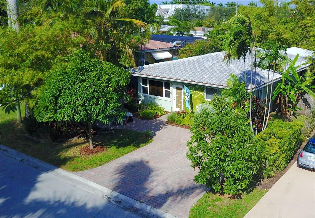 View details of listing 1031 Lincoln Street, Hollywood, FL 33019 Hollywood with MLS#