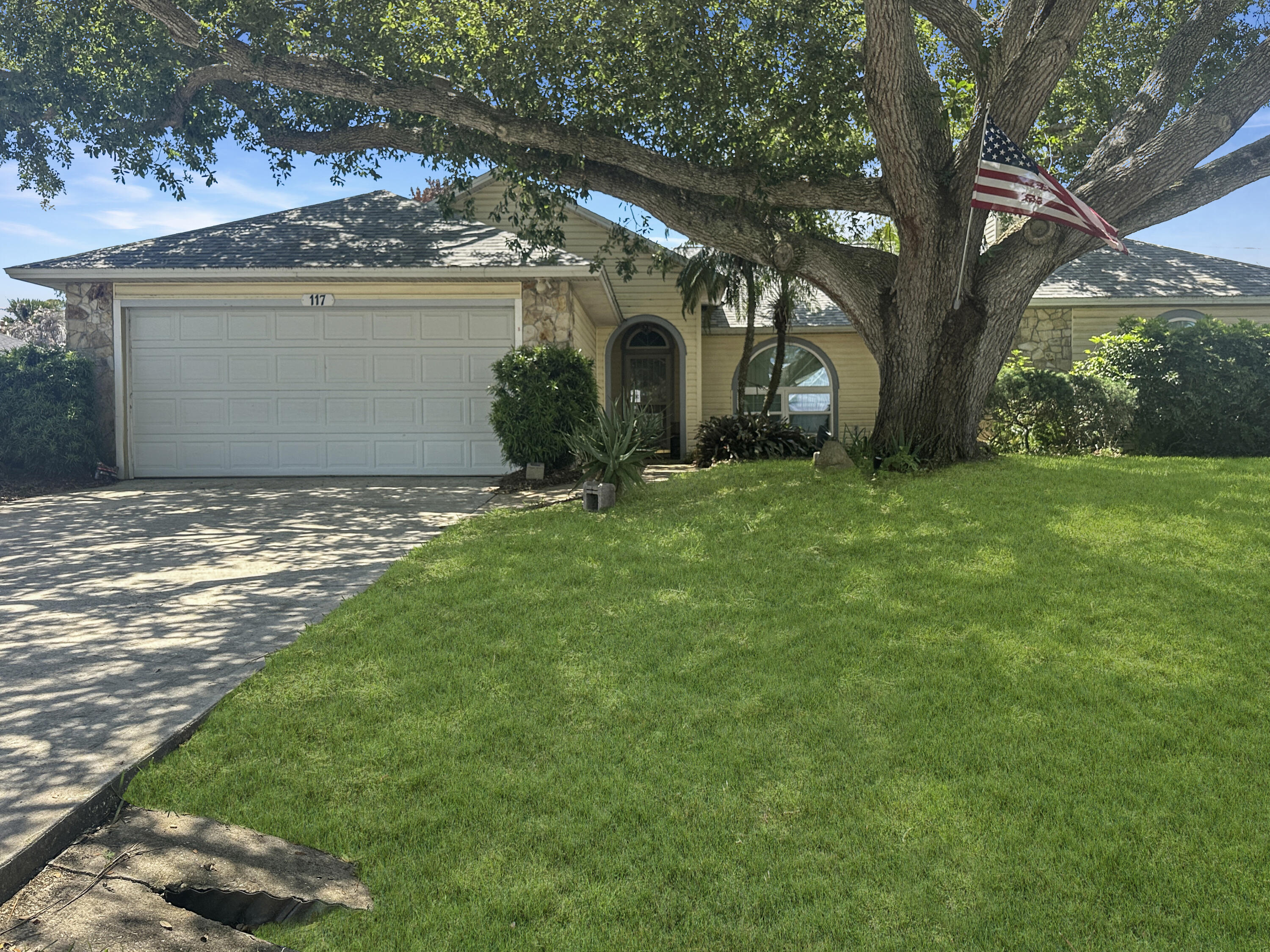 View details of listing 117 Hinchman Avenue, Sebastian, FL 32958 Sebastian with MLS#