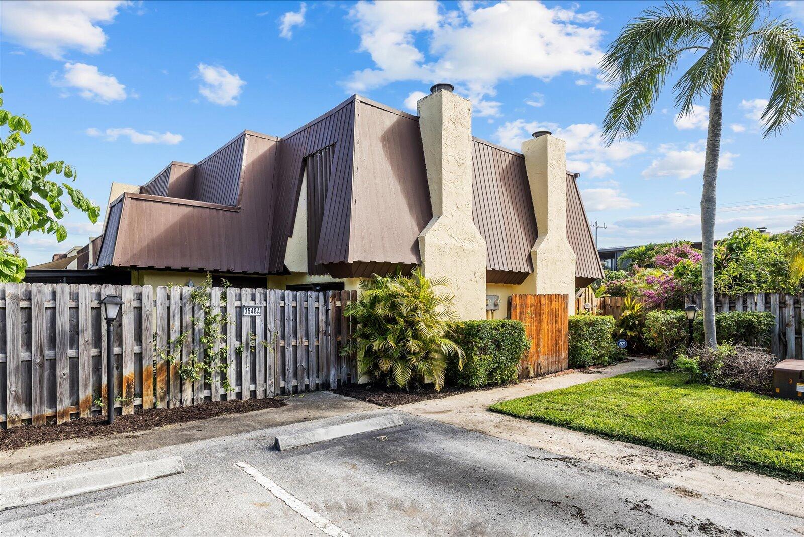 View details of listing 3548 Gardens East Drive B, Palm Beach Gardens, FL 33410 Palm Beach Gardens with MLS#
