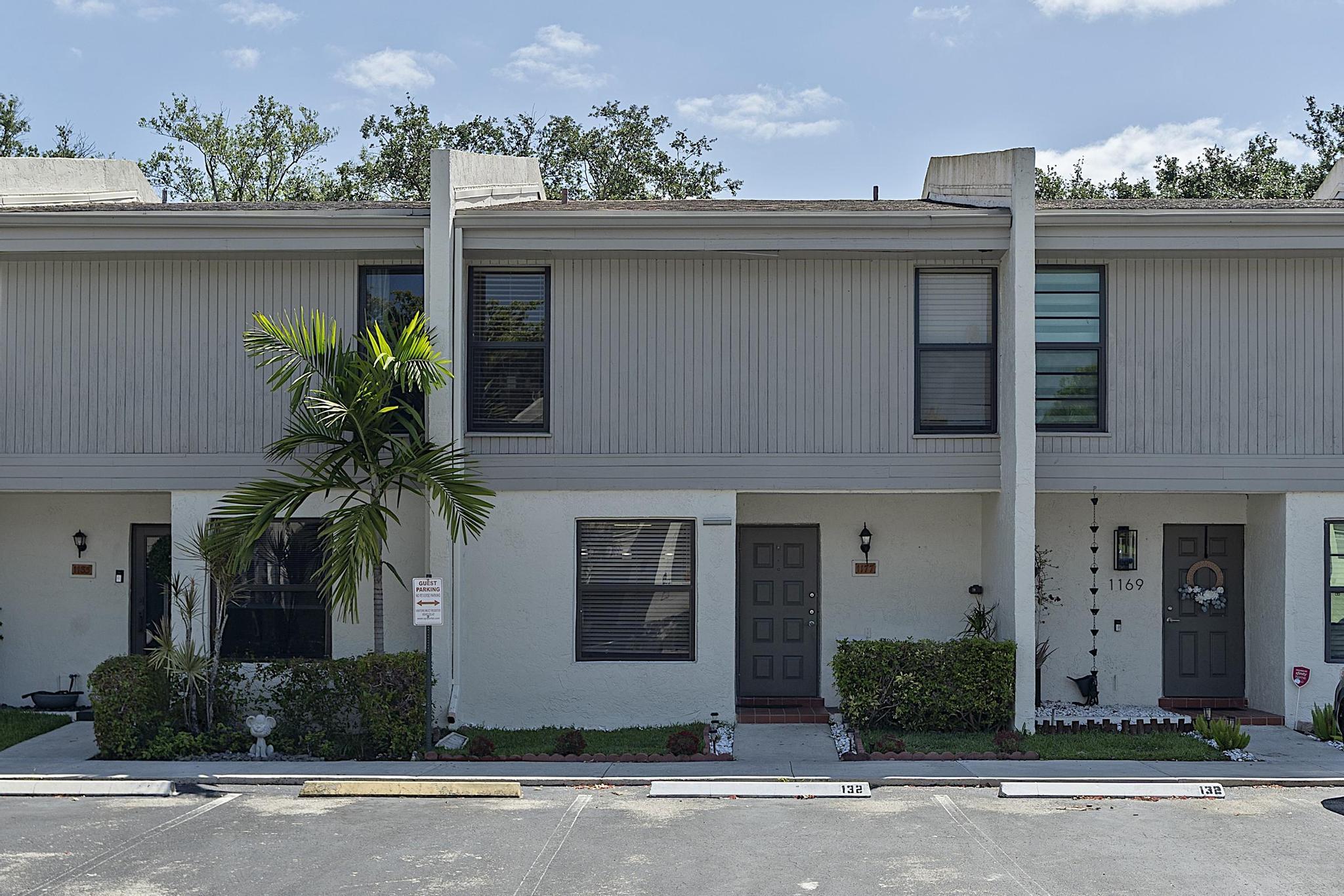 View details of listing 1177 NW 98th Terrace 132, Pembroke Pines, FL 33024 Pembroke Pines with MLS#