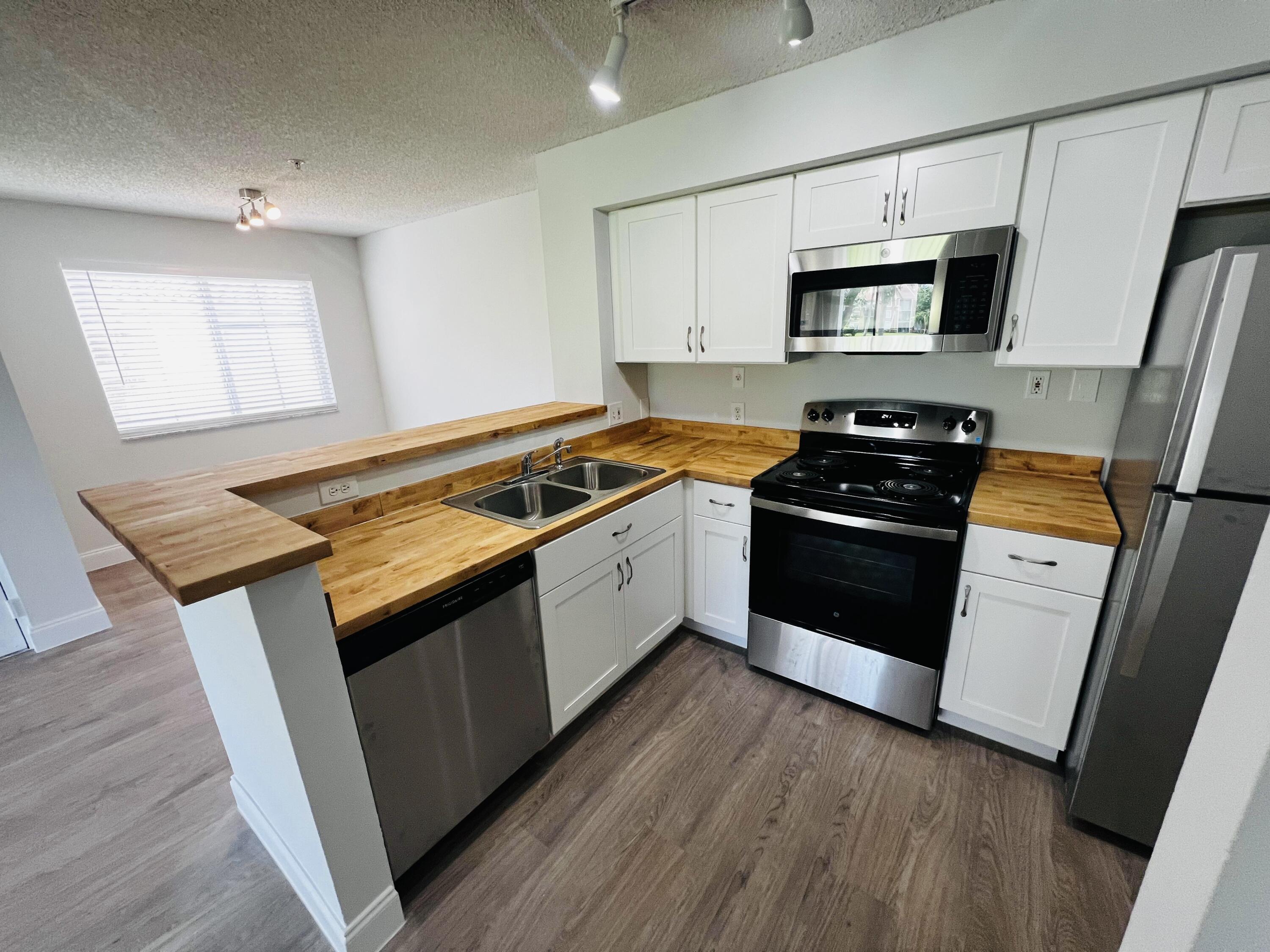 Listing  7840 Sonoma Springs Circle 208, Lake Worth, FL 33463, Lake Worth, FL 33463