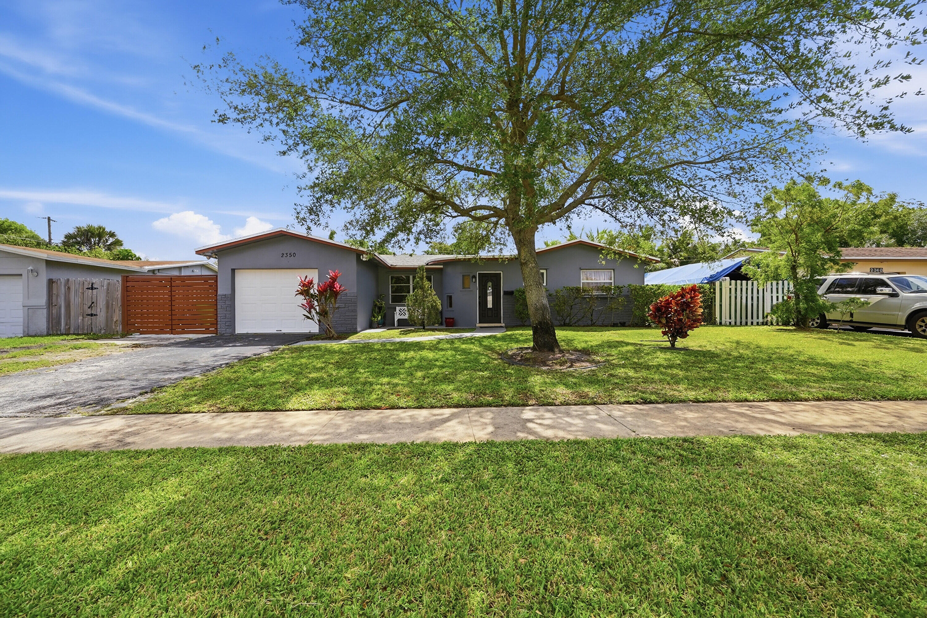 View details of listing 2350 NW 60th Avenue, Sunrise, FL 33313 Sunrise with MLS#