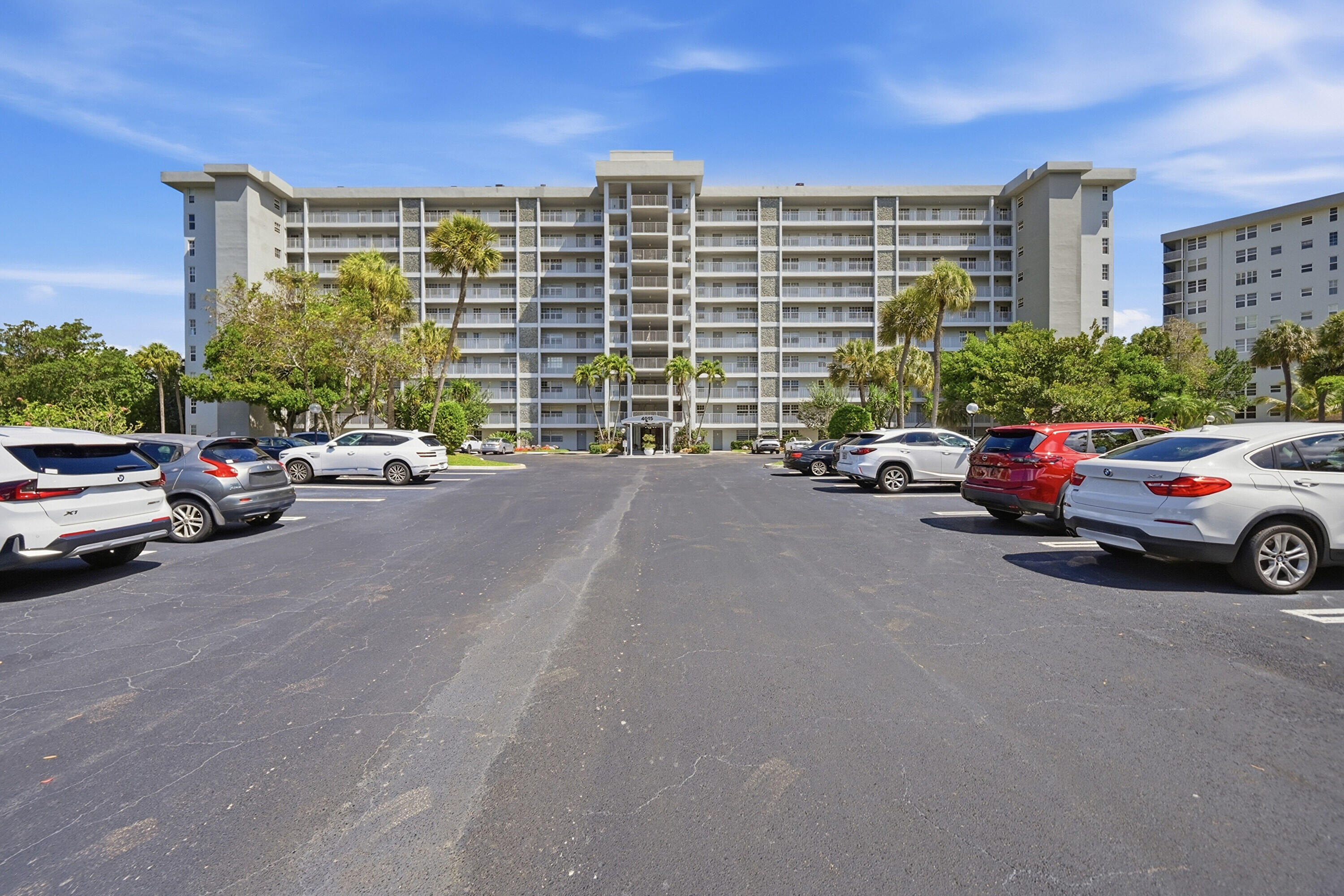 View details of listing 4015 W Palm Aire Drive 1001, Pompano Beach, FL 33069 Pompano Beach with MLS#
