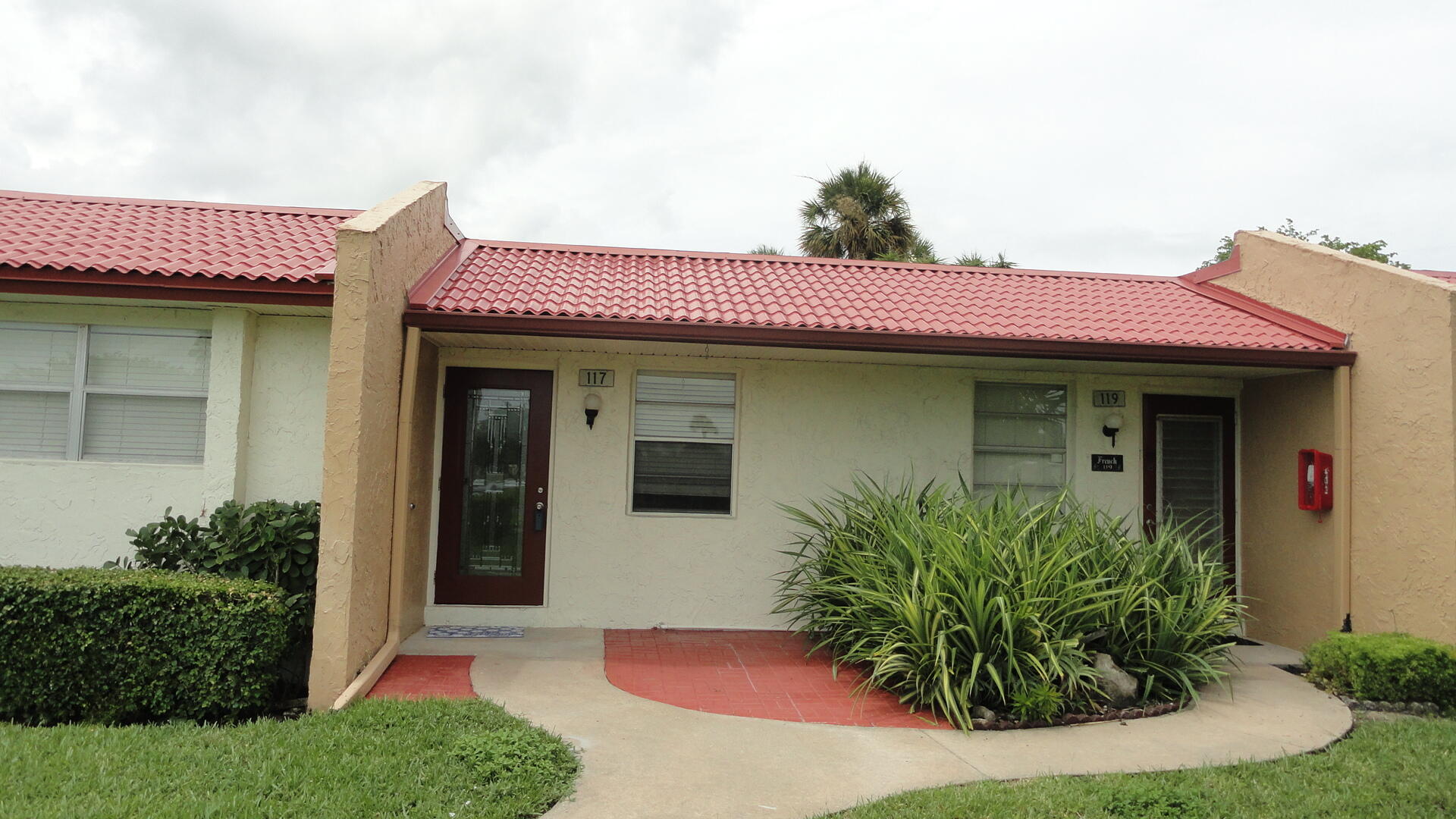 View details of listing 117 Golden River Drive, West Palm Beach, FL 33411 West Palm Beach with MLS#