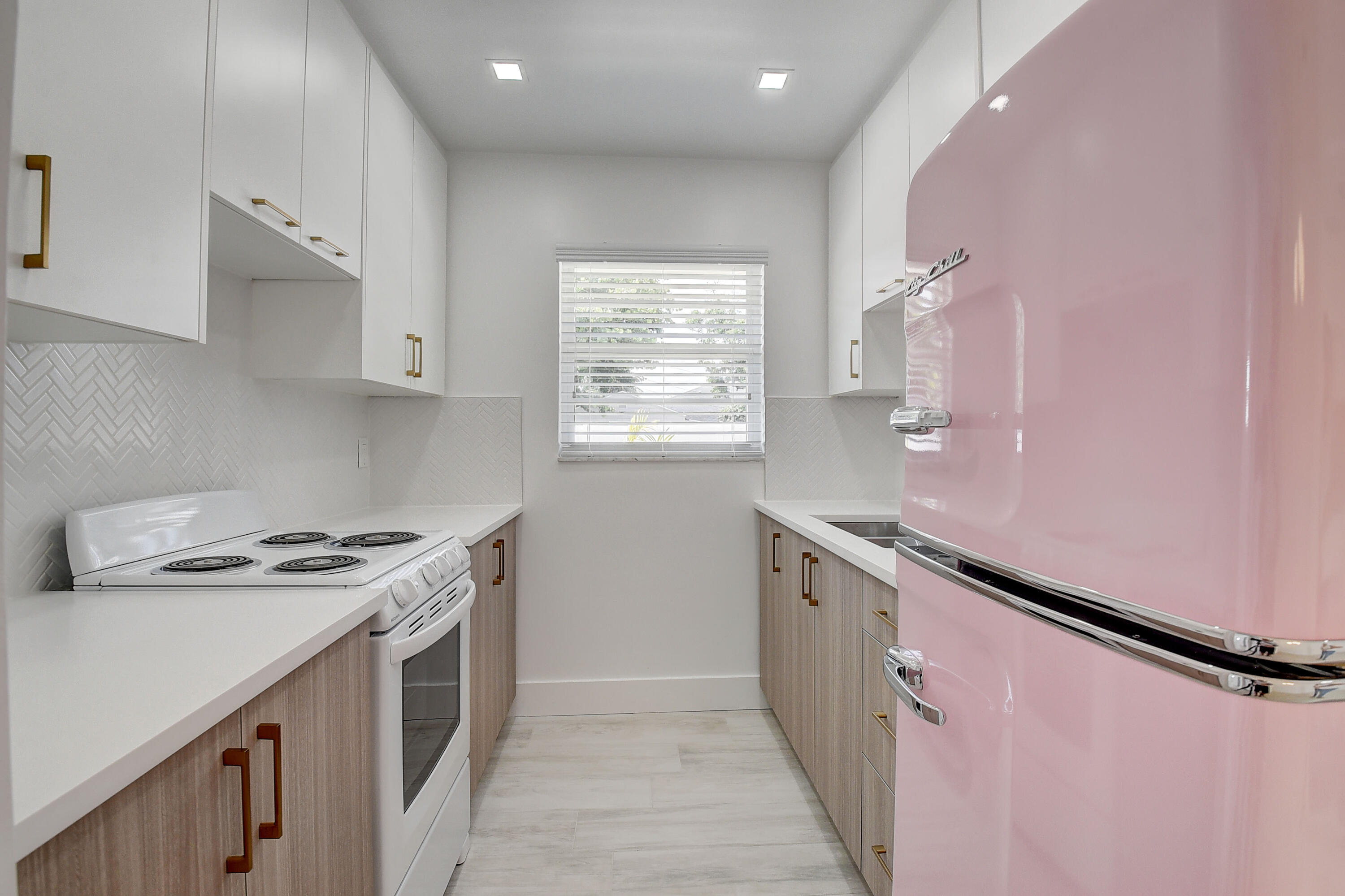 Listing  502 N H Street, Lake Worth Beach, FL 33460, Lake Worth Beach, FL 33460