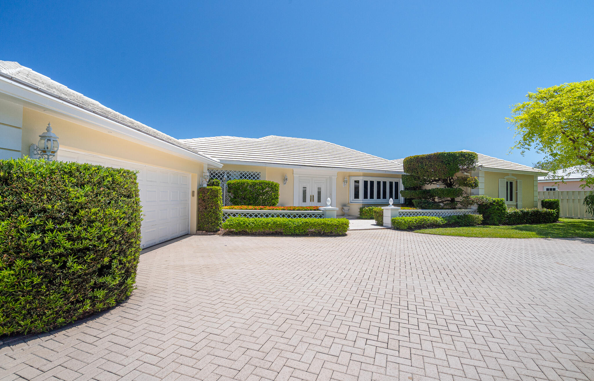 View details of listing 57 Cayuga Road, Sea Ranch Lakes, FL 33308 Sea Ranch Lakes with MLS# 