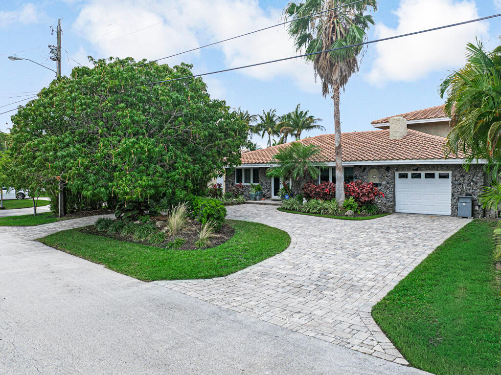 View details of listing 491 SE 16th Avenue, Pompano Beach, FL 33060 Pompano Beach with MLS# 