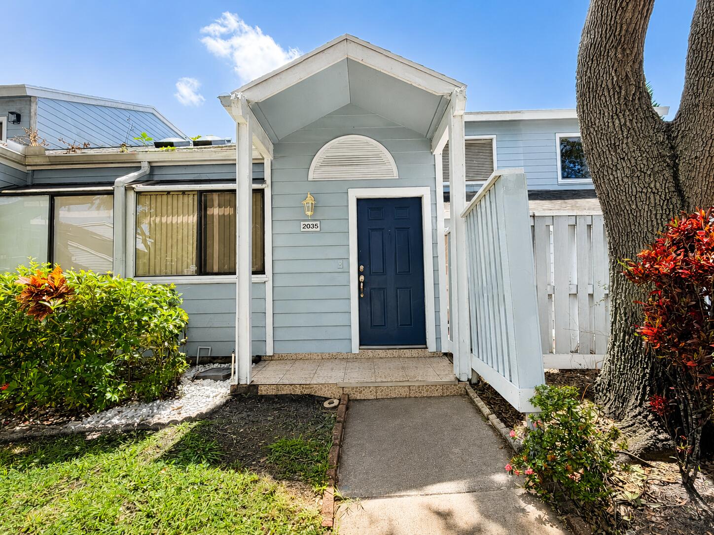 View details of listing 2035 Winners Circle, North Lauderdale, FL 33068 North Lauderdale with MLS# 