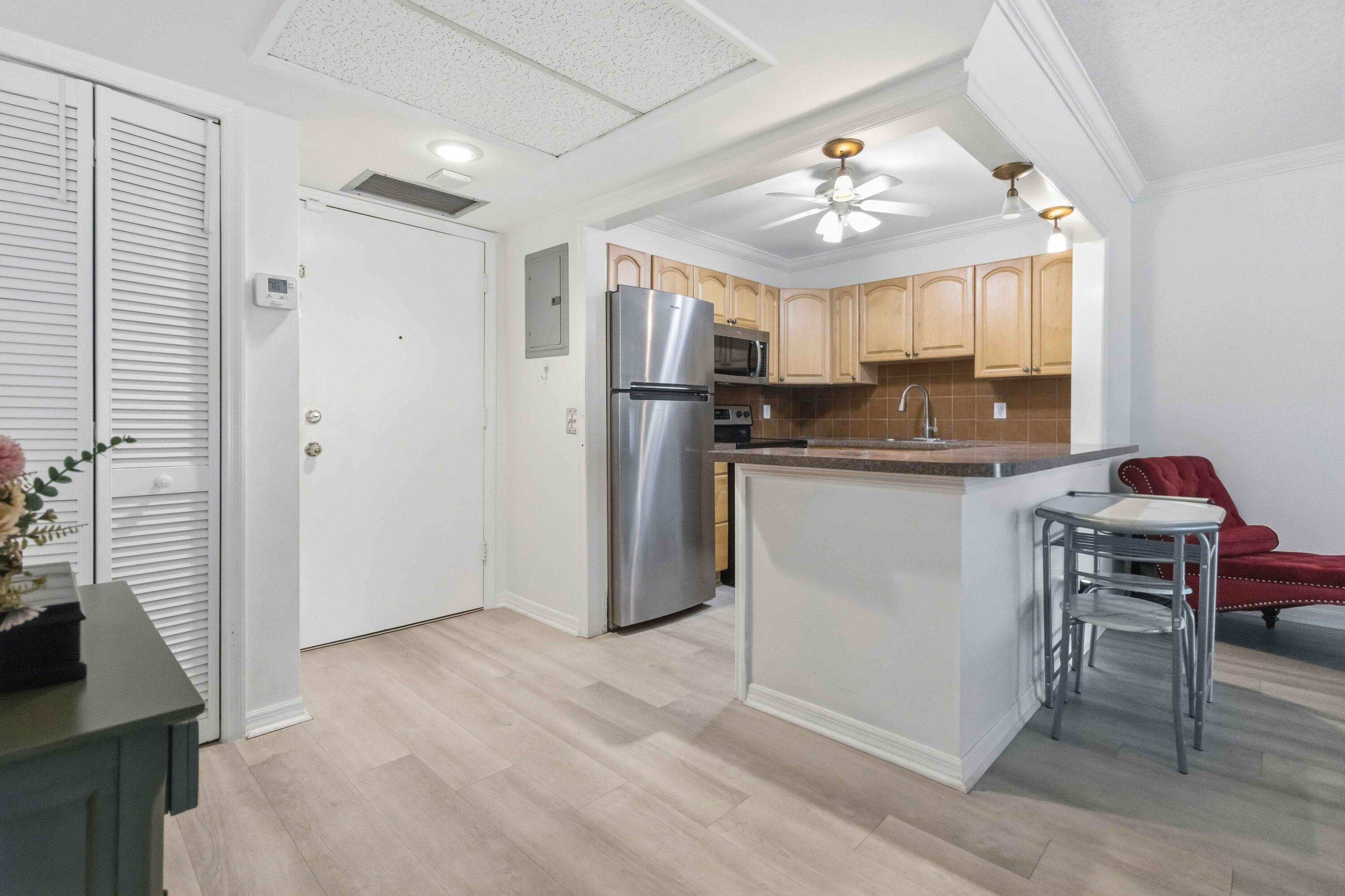 View details of listing 259 S Cypress Road 506, Pompano Beach, FL 33060 Pompano Beach with MLS#