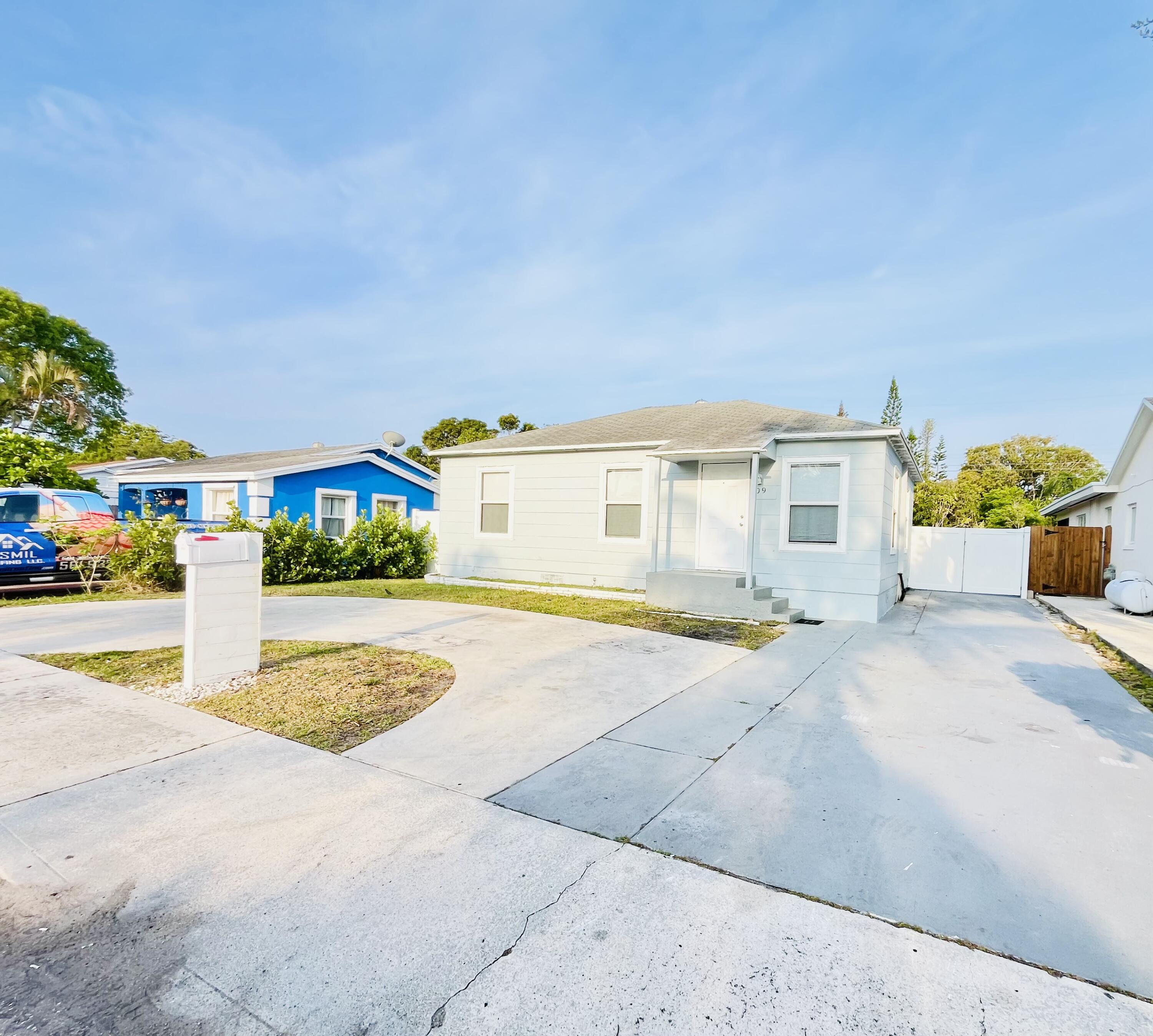 Listing  909 N C Street, Lake Worth Beach, FL 33460, Lake Worth Beach, FL 33460