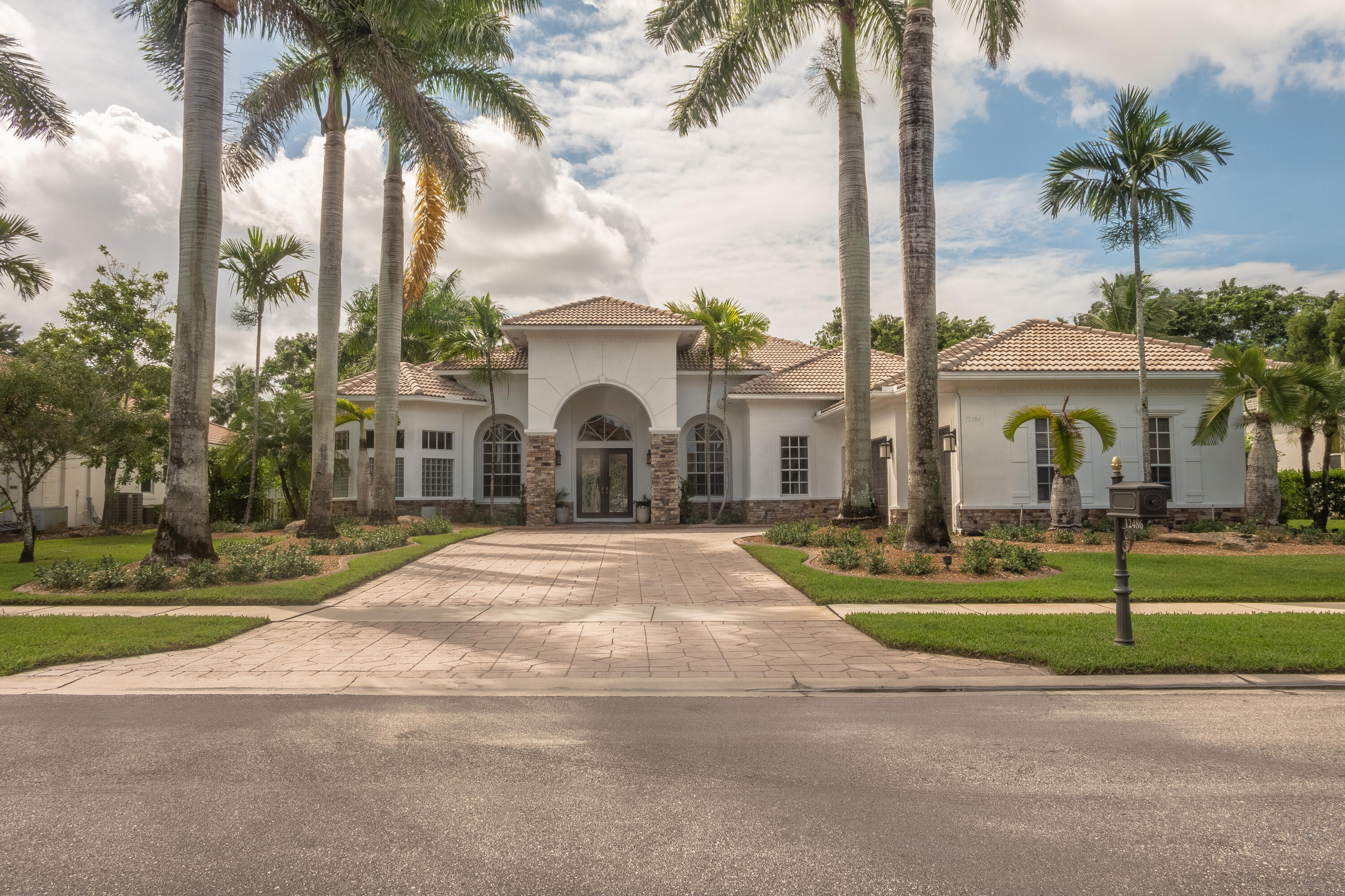 Listing  12486 Equine Lane, Wellington, FL 33414, Wellington, FL 33414