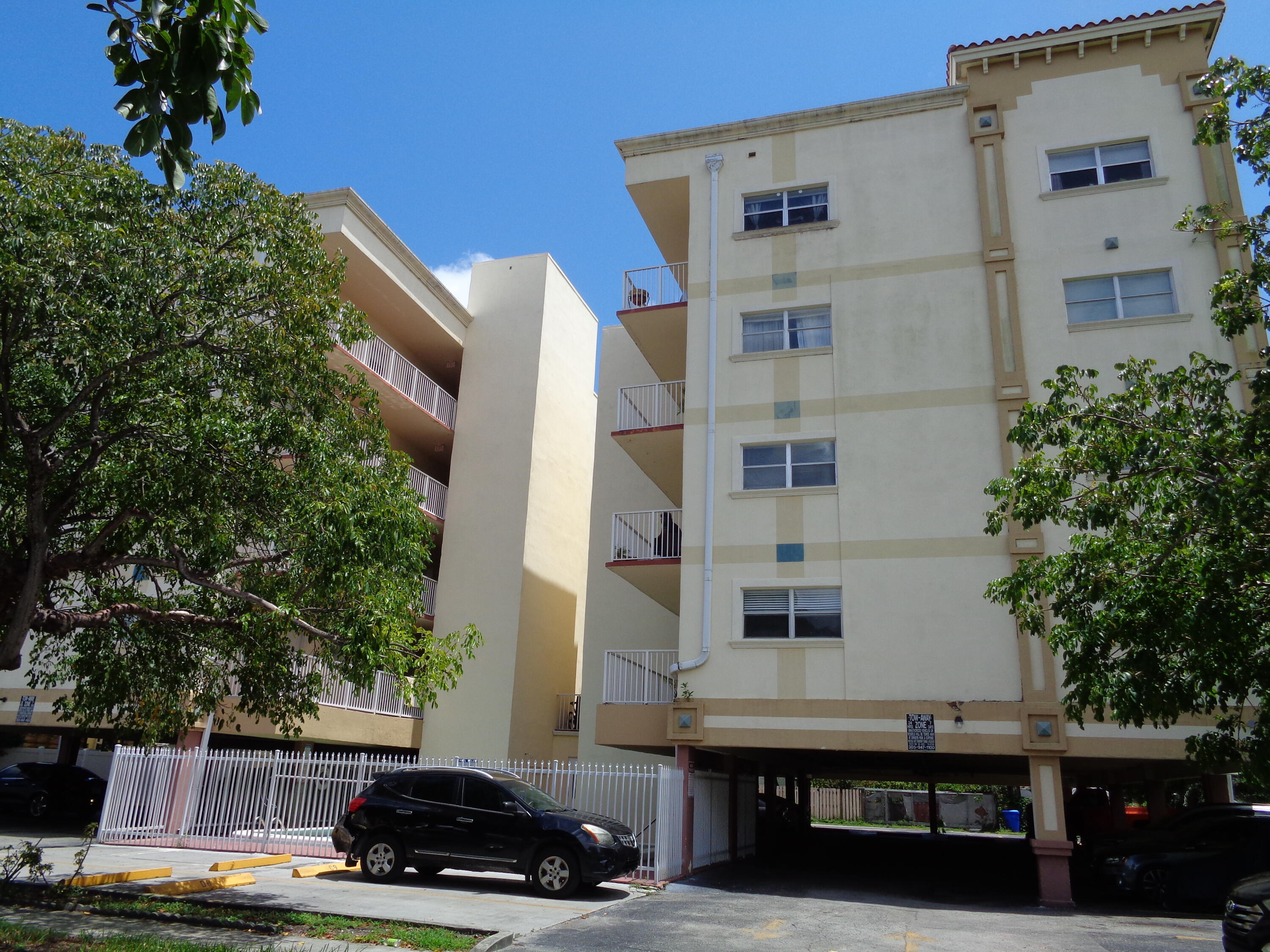 Listing  2008 Jackson Street E9, Hollywood, FL 33020, Hollywood, FL 33020