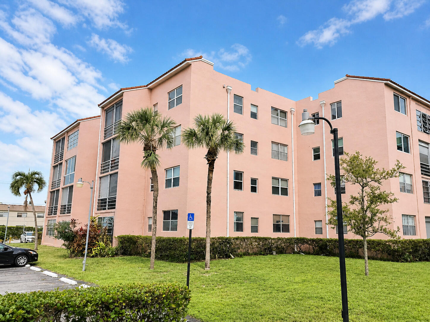 View details of listing 2841 Somerset Drive 107, Lauderdale Lakes, FL 33311 Lauderdale Lakes with MLS#