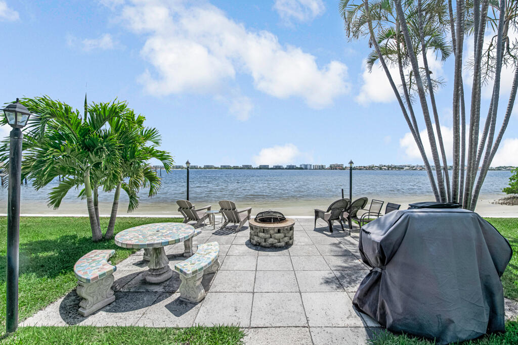 Listing  1430 S Lakeside Drive 22, Lake Worth Beach, FL 33460, Lake Worth Beach, FL 33460