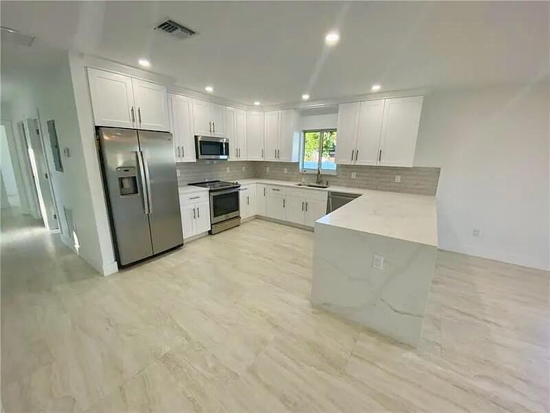 Listing  2635 NE 17th Street 2635, Pompano Beach, FL 33062, Pompano Beach, FL 33062