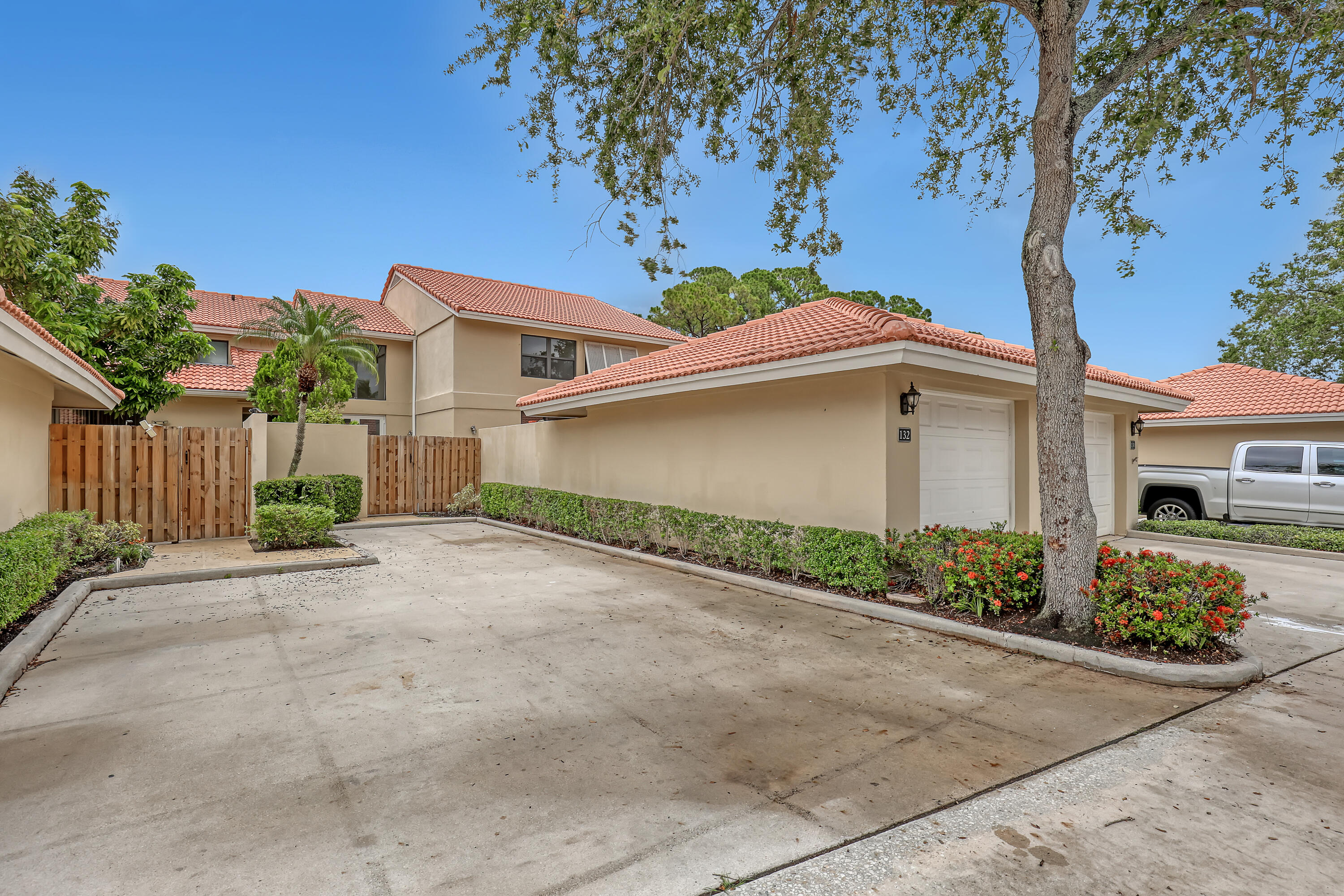 Listing  132 Old Meadow Way, Palm Beach Gardens, FL 33418, Palm Beach Gardens, FL 33418