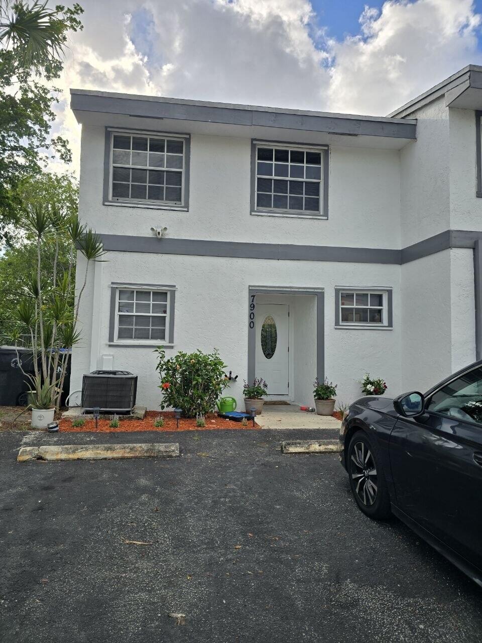 View details of listing 7900 SW 7th Place, North Lauderdale, FL 33068 North Lauderdale with MLS#