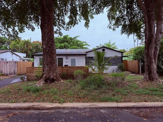 Listing  1621-1623 NE 16th Terrace NE, Fort Lauderdale, FL 33305, Fort Lauderdale, FL 33305