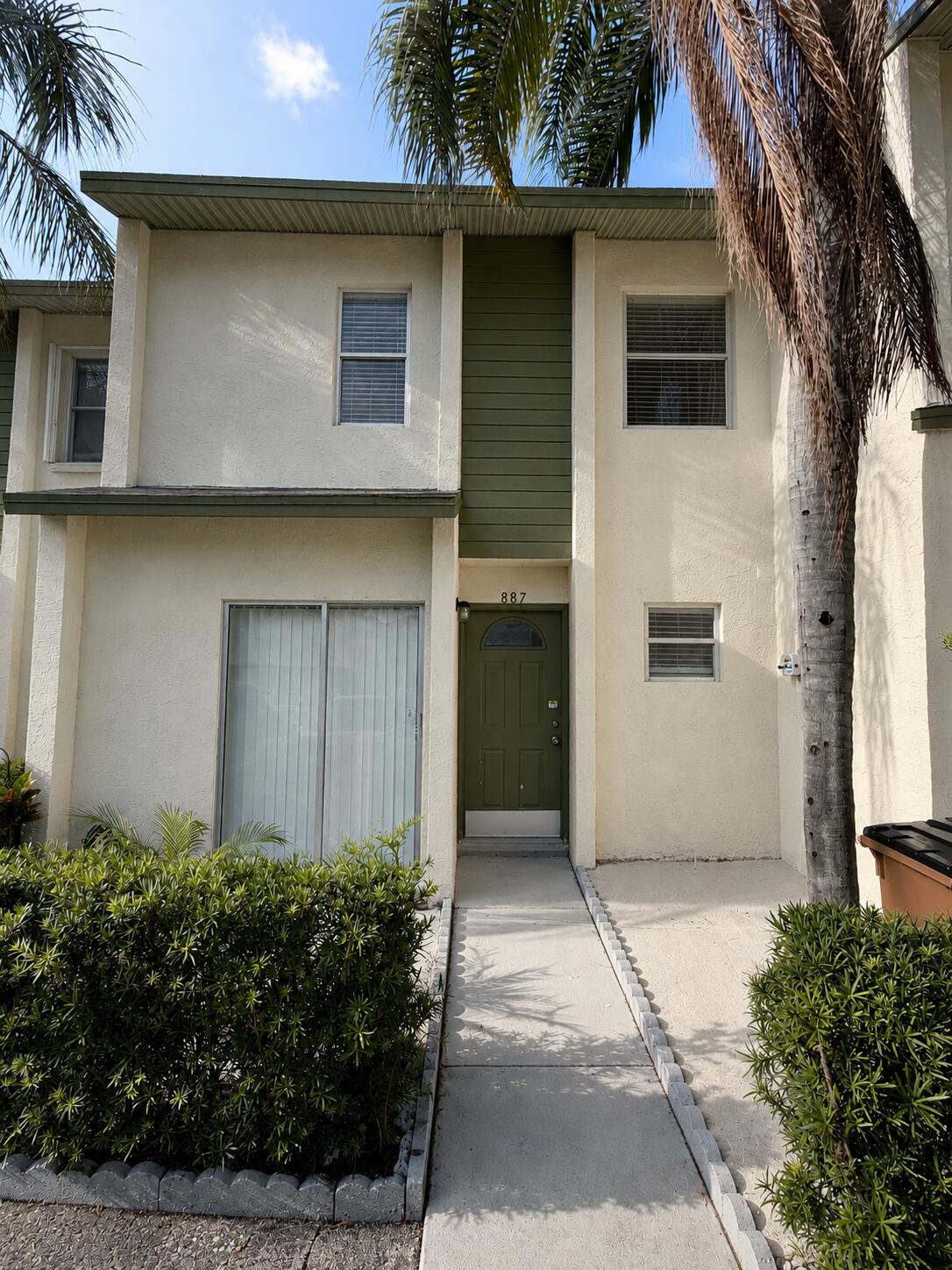 Listing  887 Crystal Lake Drive, Pompano Beach, FL 33064, Pompano Beach, FL 33064
