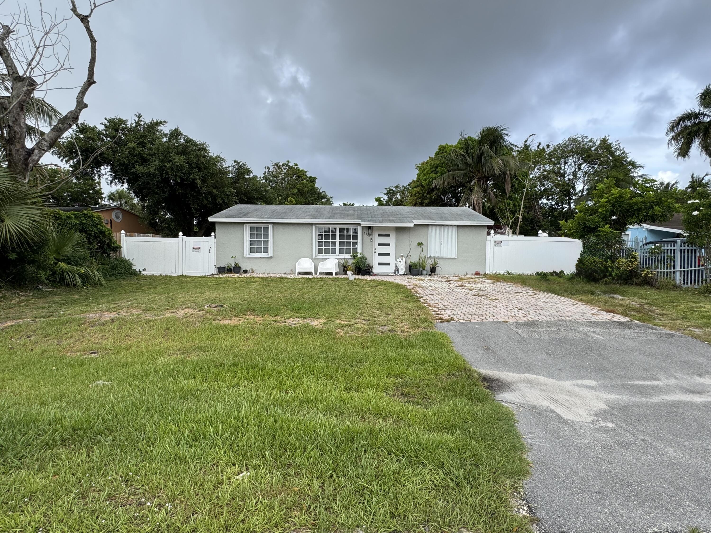 Listing  4328 Pine Street, Pine Air, FL 33406, Pine Air, FL 33406