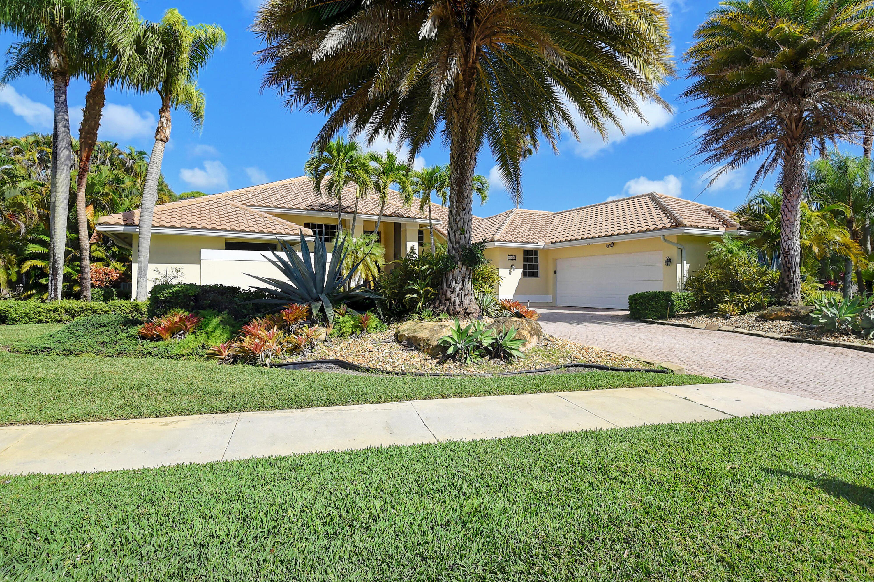 Listing  8320 Desmond Drive, Boynton Beach, FL 33472, Boynton Beach, FL 33472