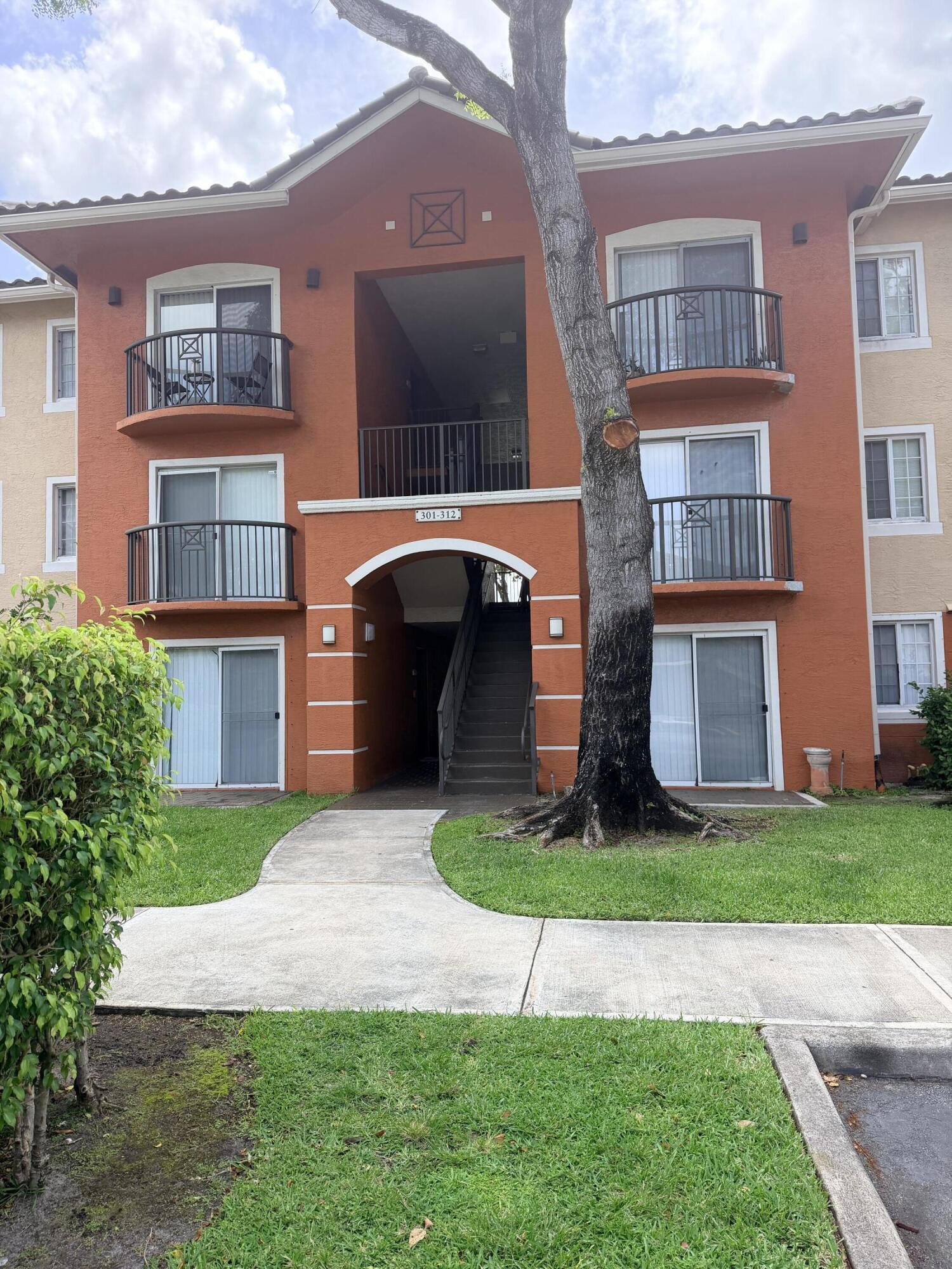Listing  4195 Haverhill Road 305, West Palm Beach, FL 33417, West Palm Beach, FL 33417