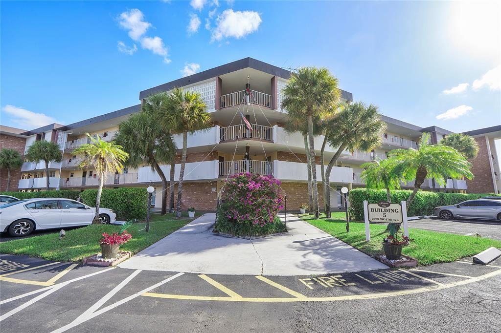 View details of listing 2900 NW 47th Terrace 304b, Lauderdale Lakes, FL 33313 Lauderdale Lakes with MLS#