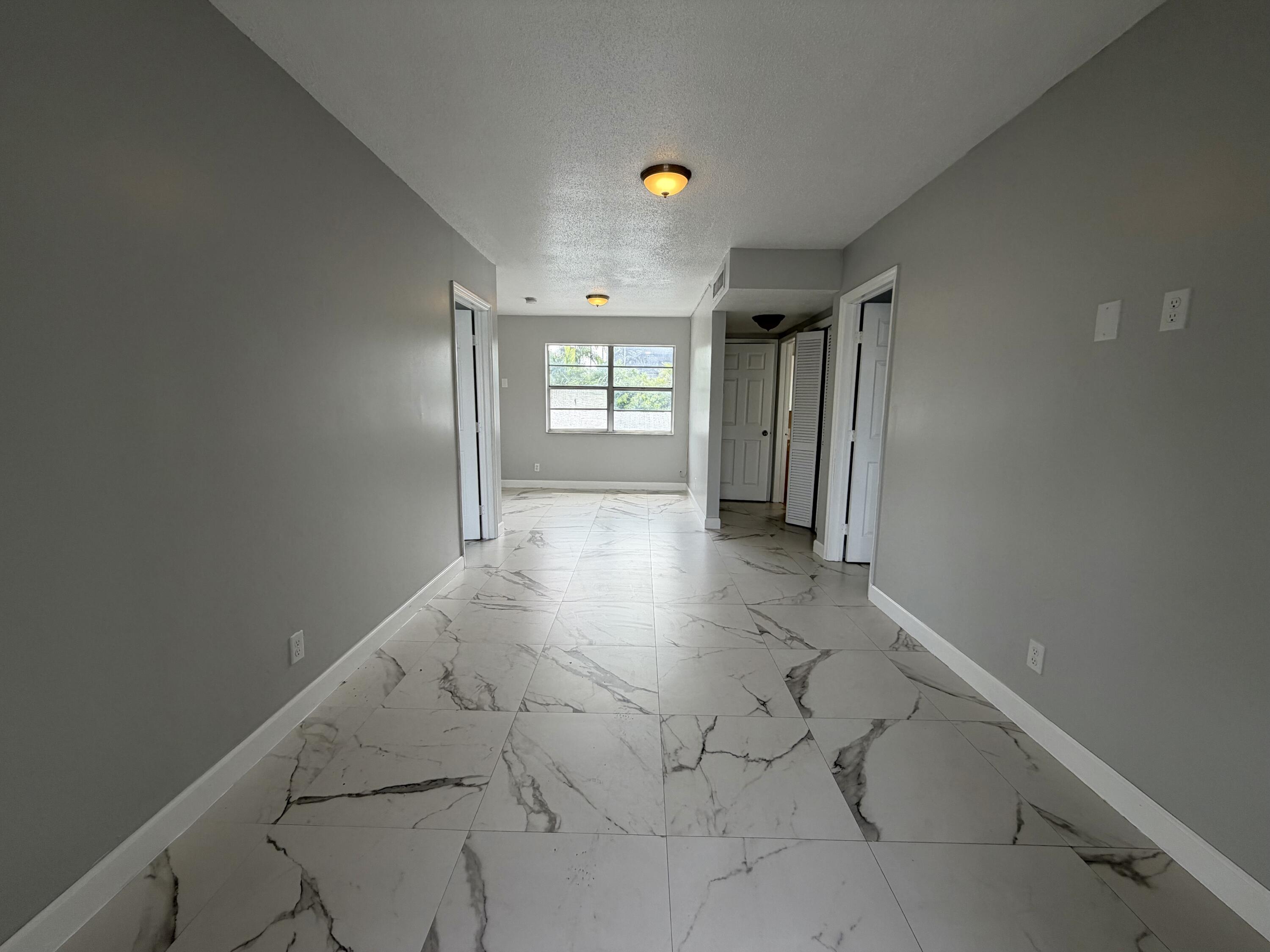 Listing  915 NE 8th Street 202, Hallandale Beach, FL 33009, Hallandale Beach, FL 33009