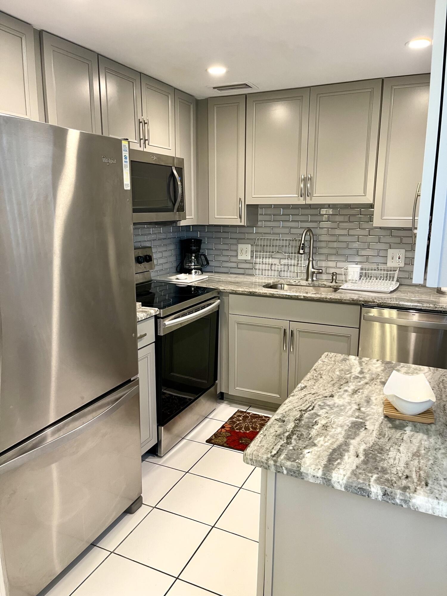Listing  104 Kent G 104, West Palm Beach, FL 33417, West Palm Beach, FL 33417