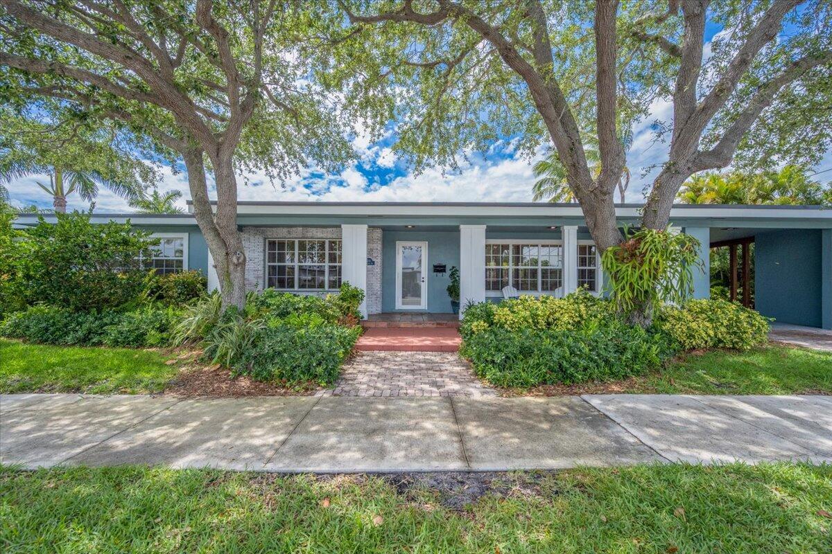 Listing  2201 N Lakeside Drive, Lake Worth Beach, FL 33460, Lake Worth Beach, FL 33460