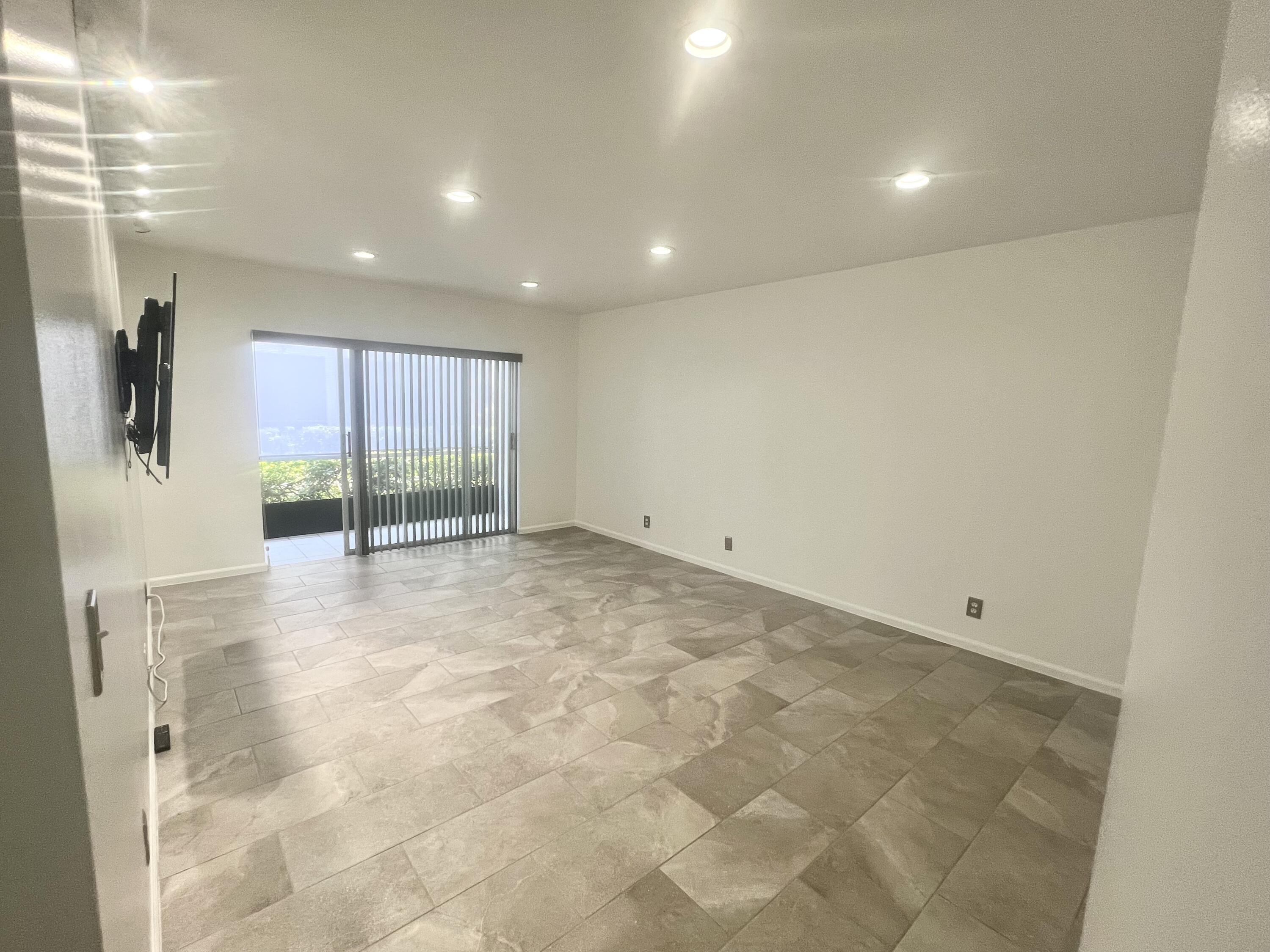 Listing  2201 NE 66th Street 1306, Fort Lauderdale, FL 33308, Fort Lauderdale, FL 33308