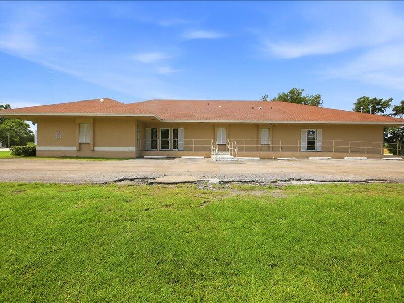 View details of listing 1100 S Main Street, Belle Glade, FL Belle Glade with MLS#