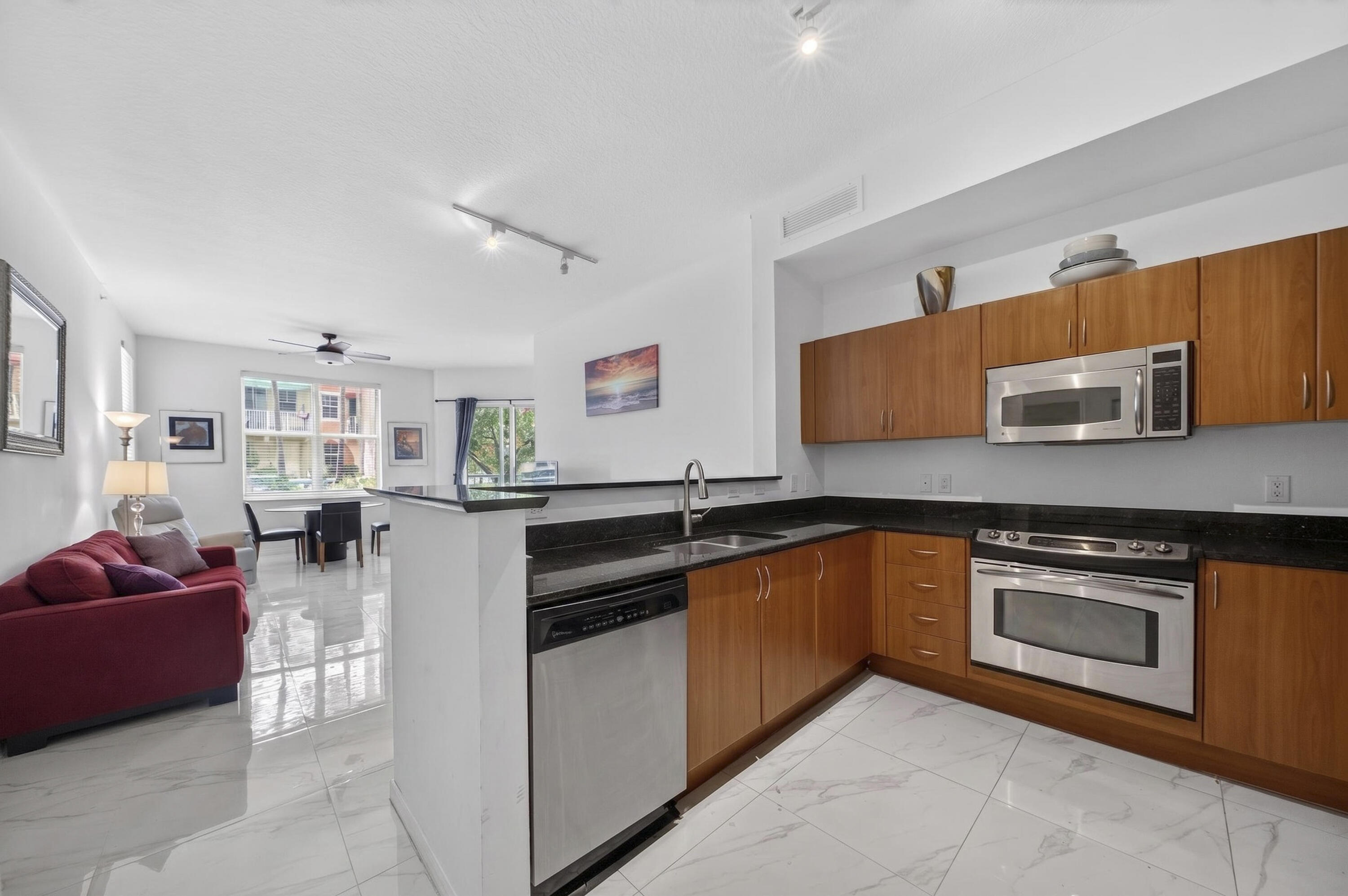 Listing  804 E Windward Way 111, Lantana, FL 33462, Lantana, FL 33462