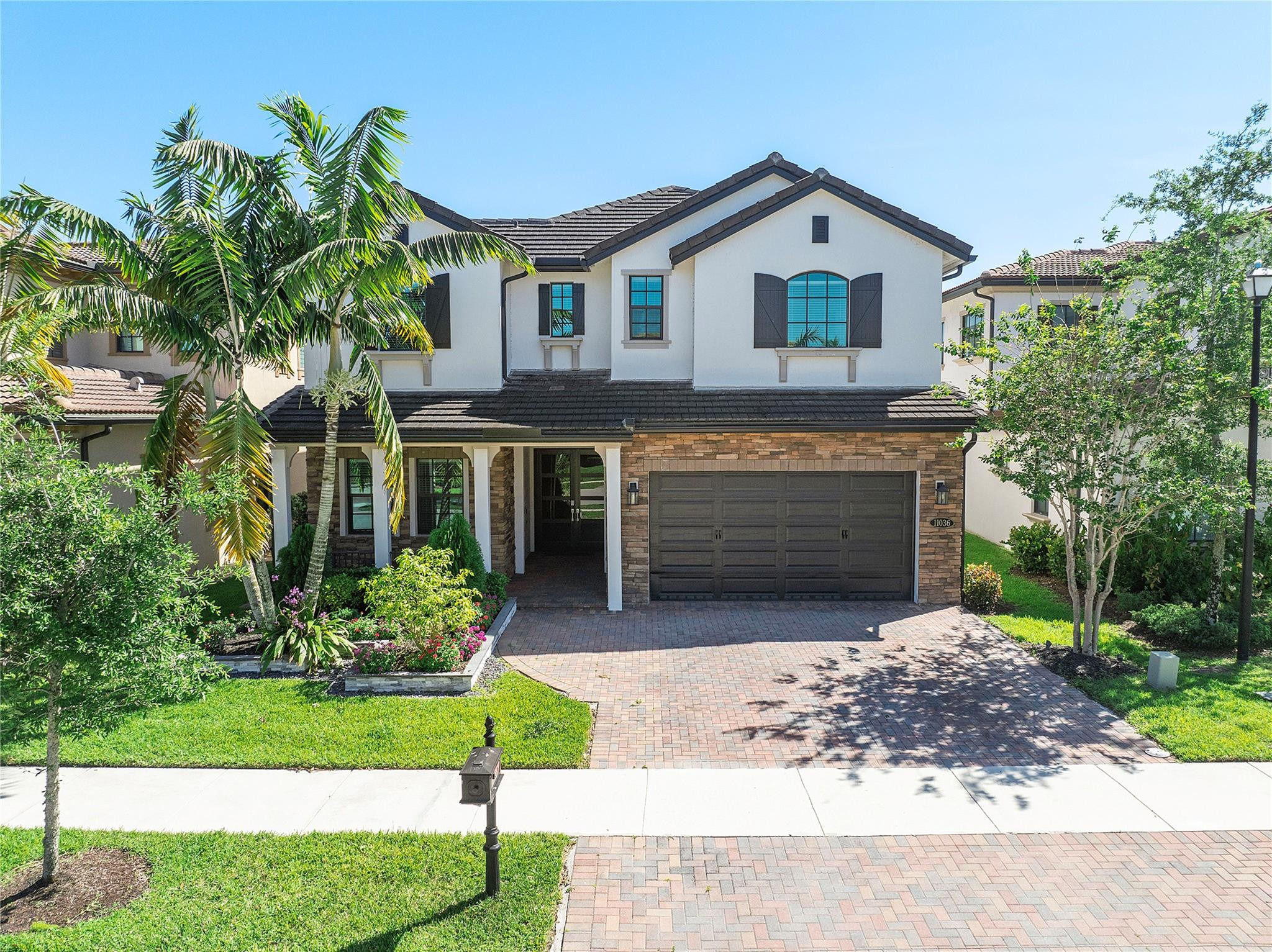View details of listing 11036 Meridian Drive N, Parkland, FL 33076 Parkland with MLS# 