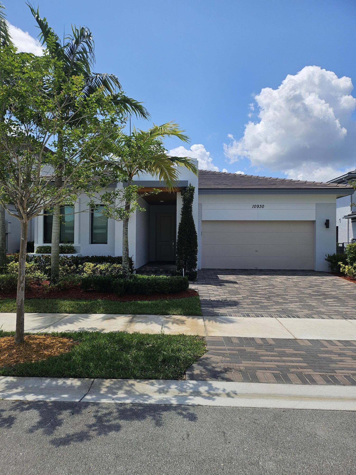 View details of listing 10930 Windward Street, Parkland, FL 33076 Parkland with MLS# 