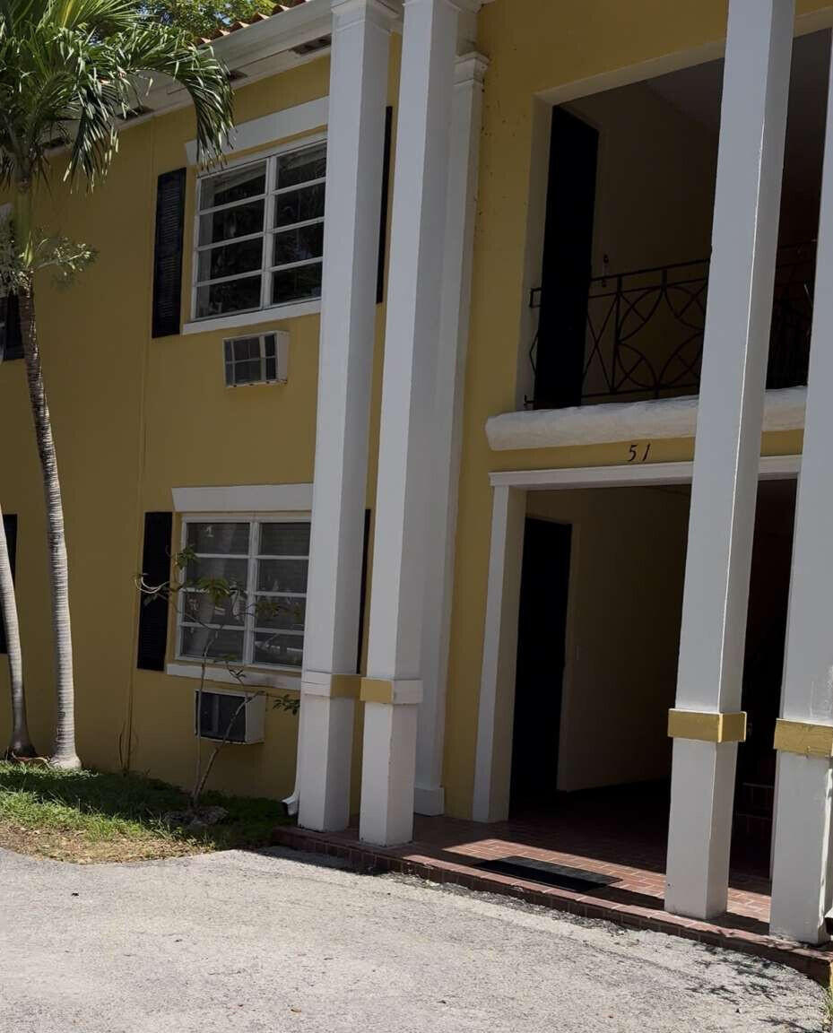 Listing  51 Edgewater Drive 4, Coral Gables, FL 33133, Coral Gables, FL 33133